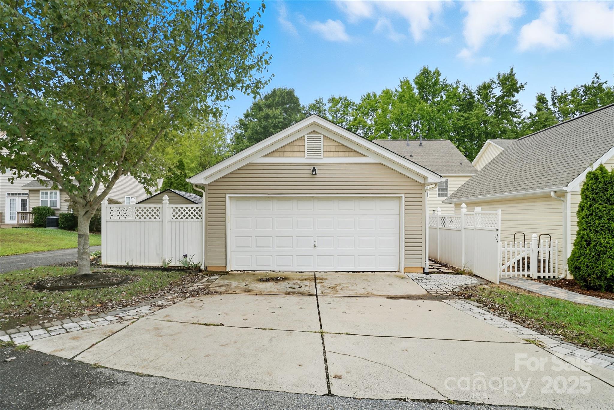 10048 Switchyard Drive Property Photo 35