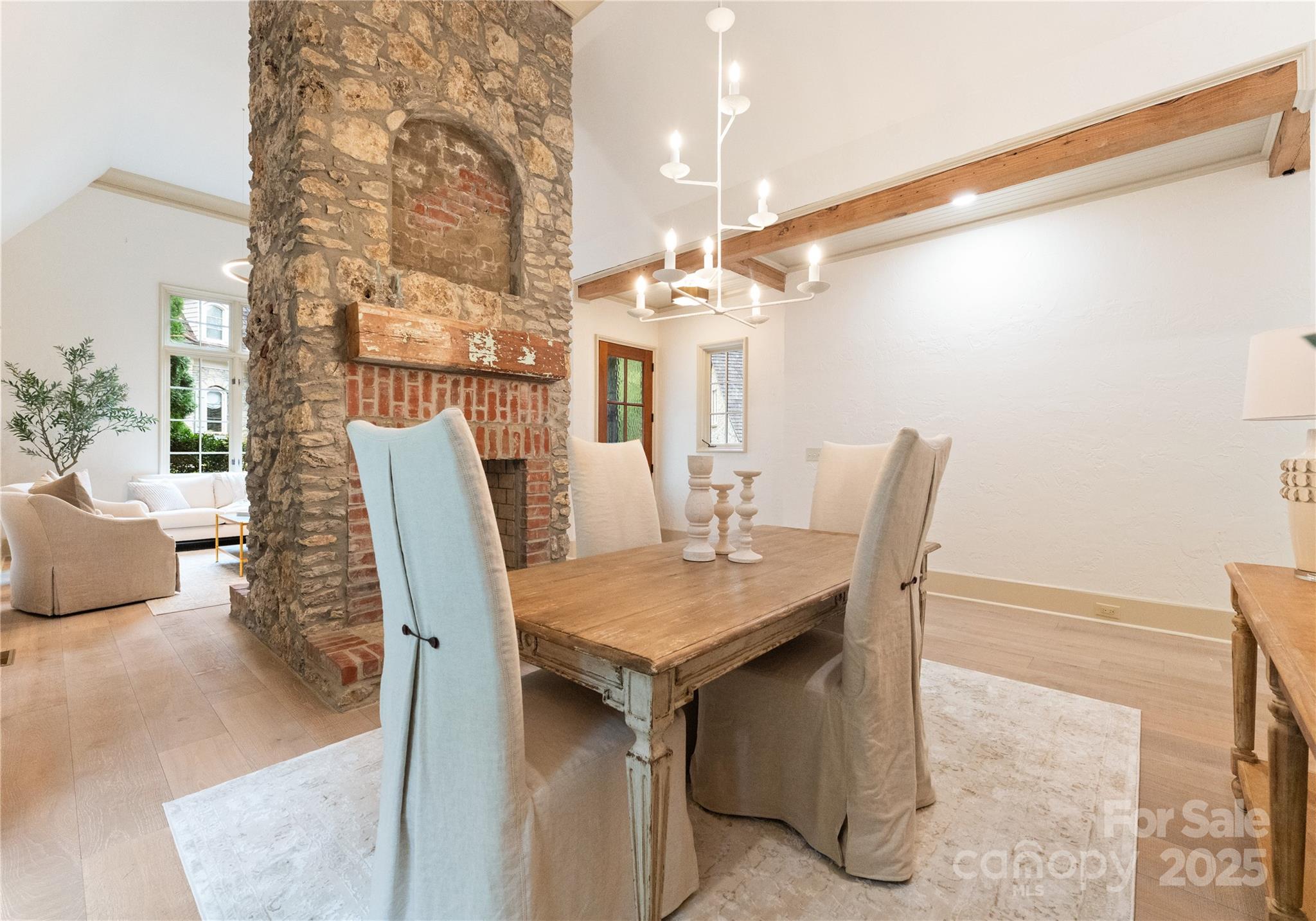 2415 La Maison Drive Property Photo 2