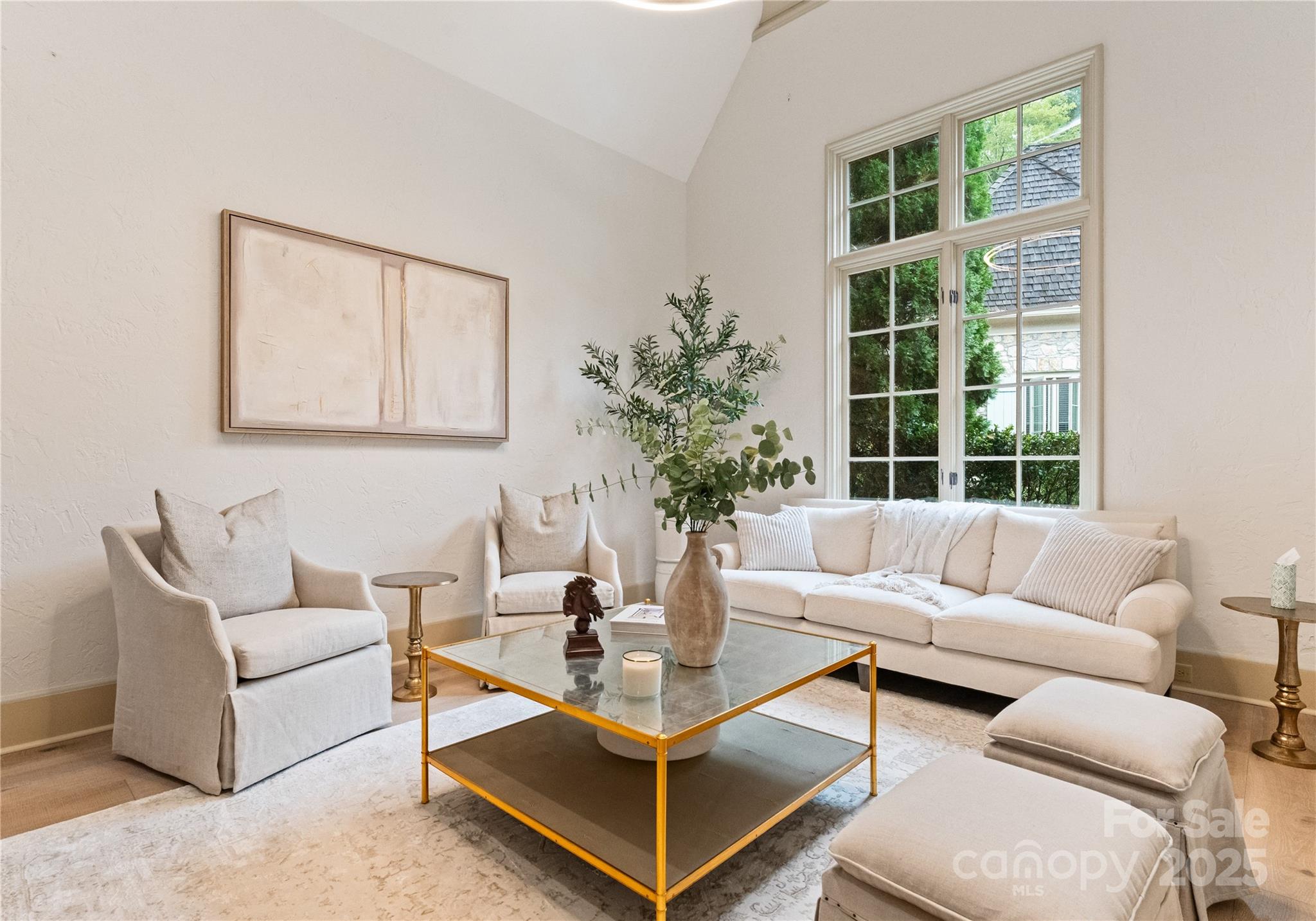 2415 La Maison Drive Property Photo 6