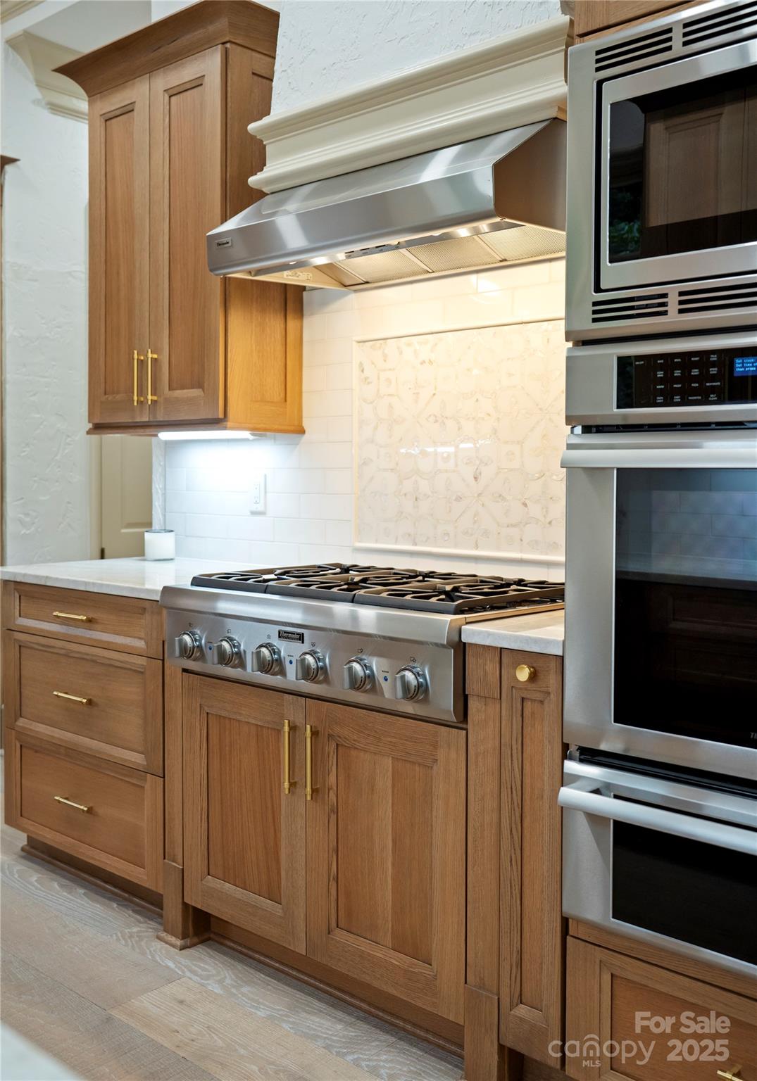 2415 La Maison Drive Property Photo 13