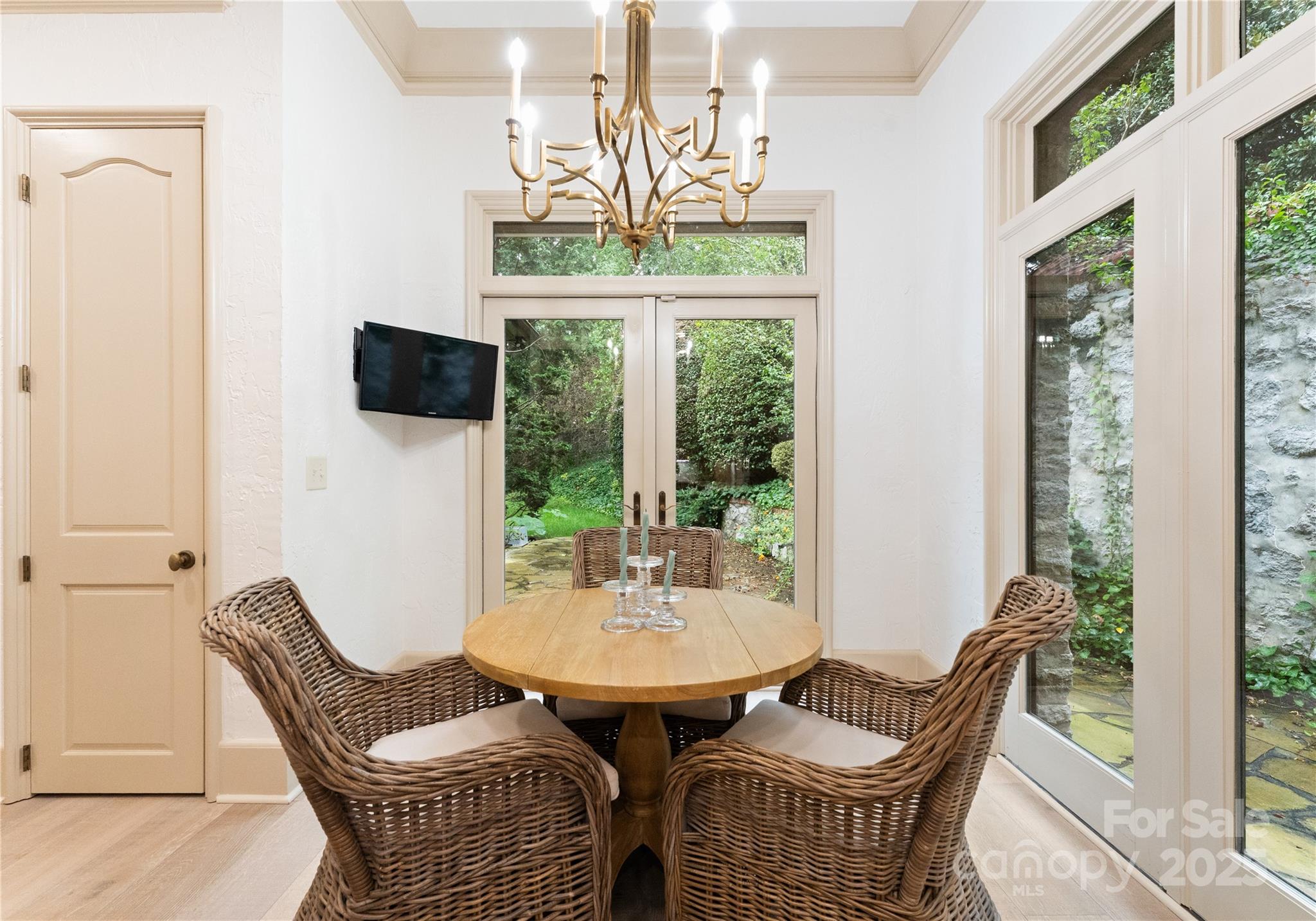 2415 La Maison Drive Property Photo 14