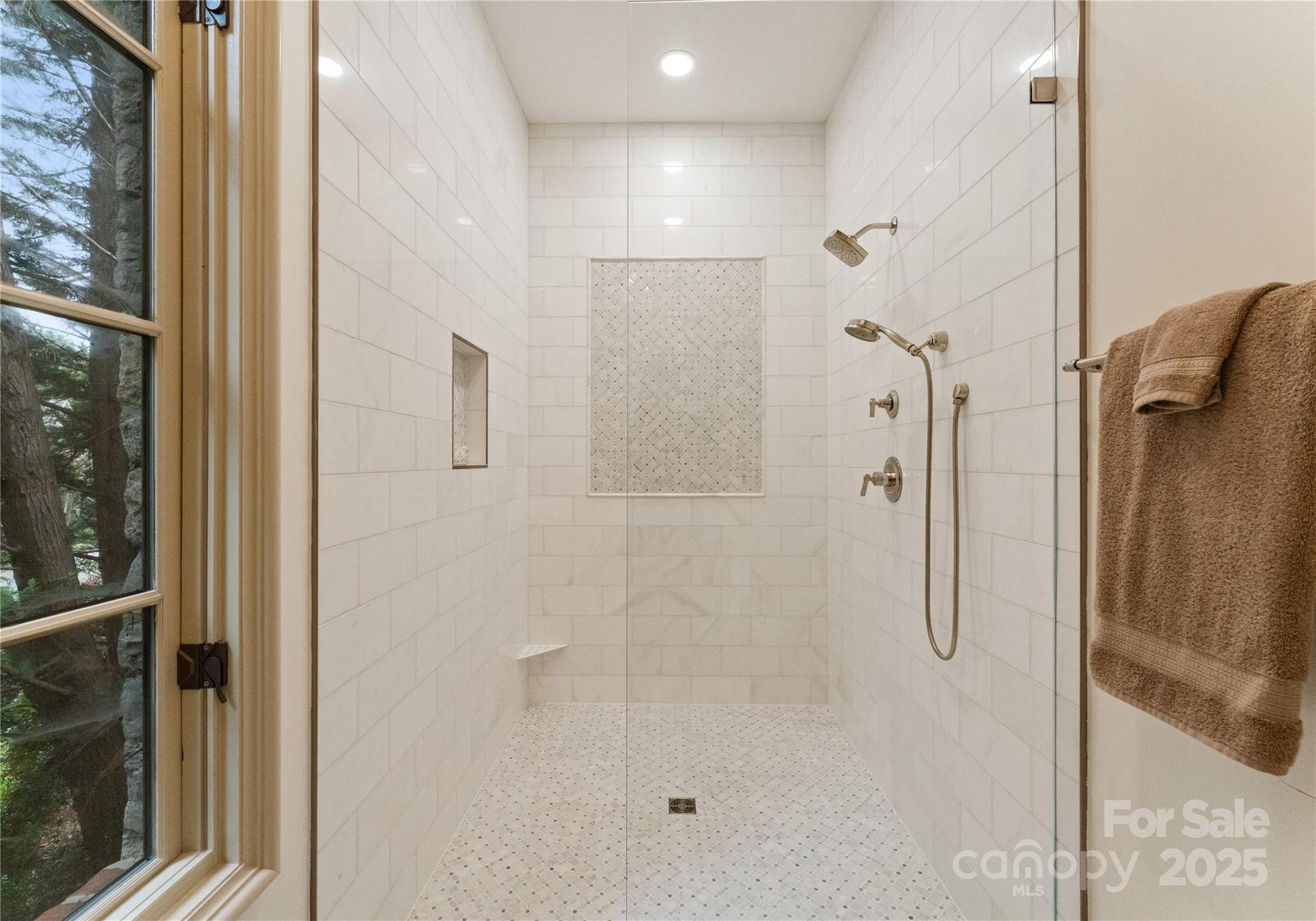 2415 La Maison Drive Property Photo 16