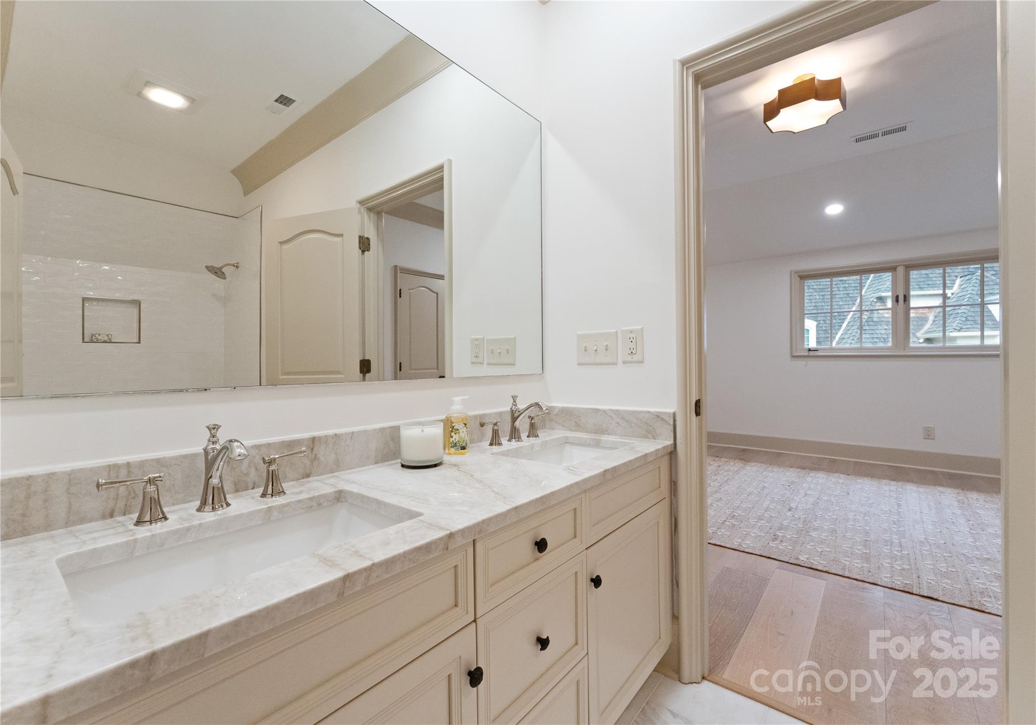 2415 La Maison Drive Property Photo 17