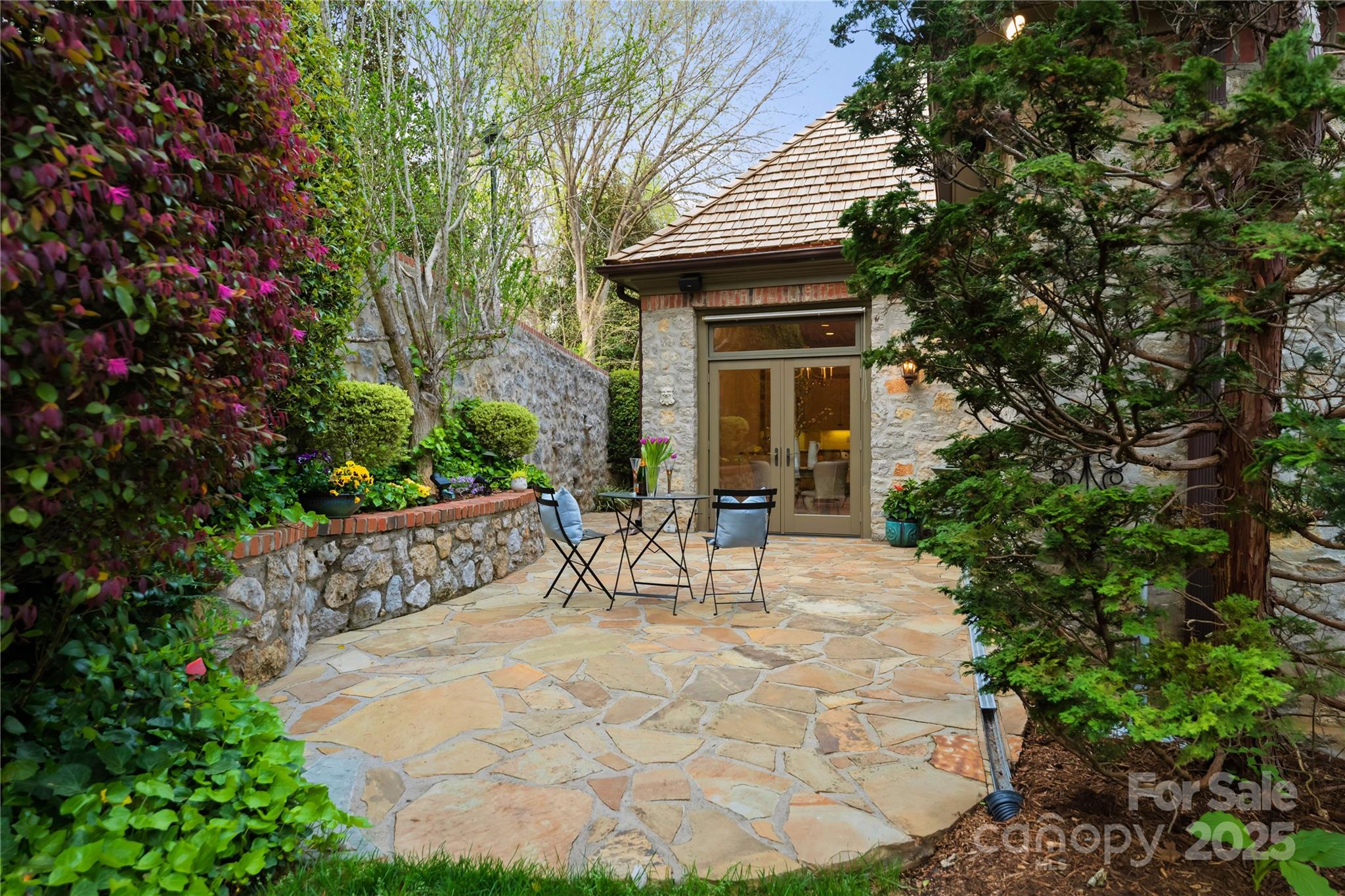 2415 La Maison Drive Property Photo 21