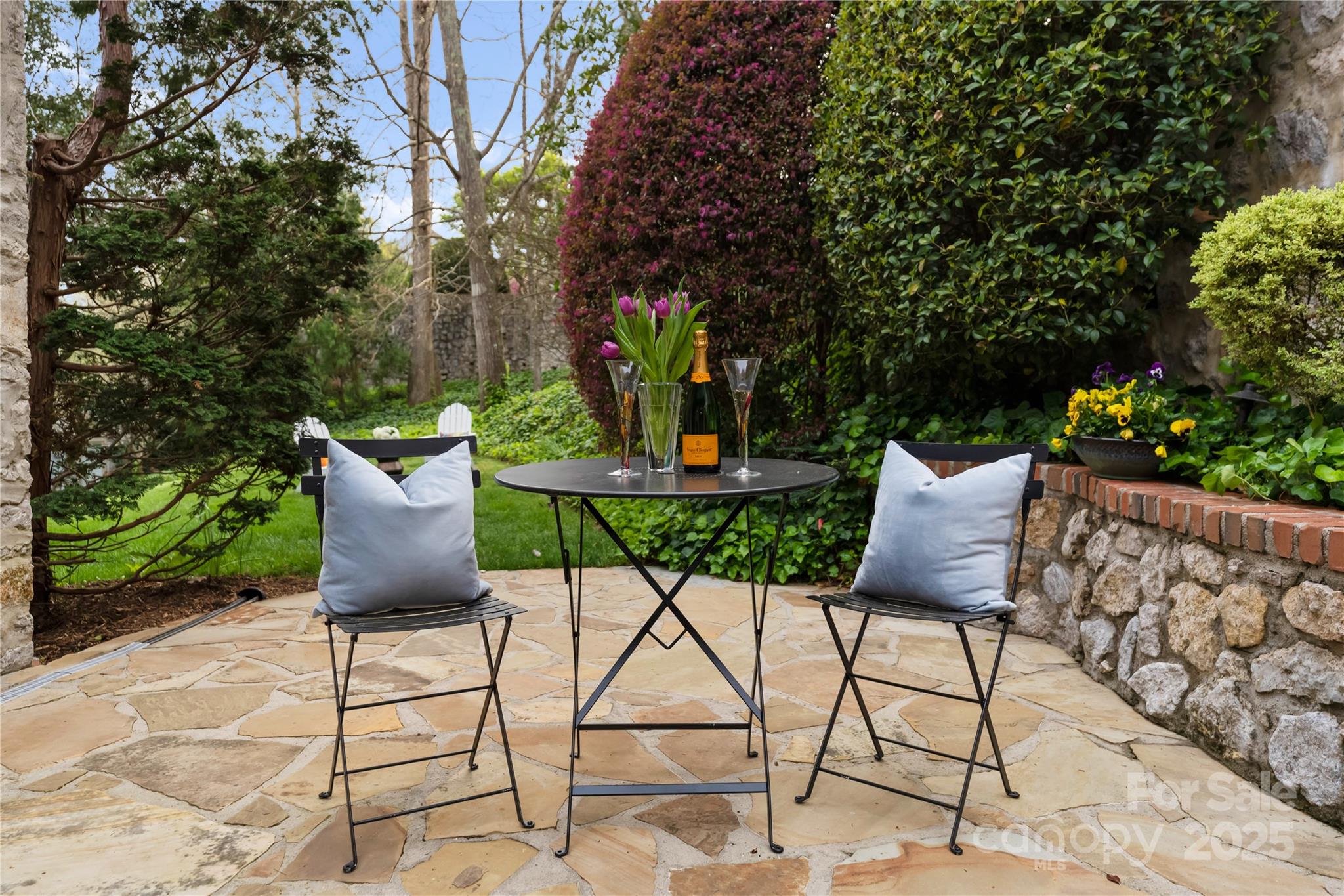 2415 La Maison Drive Property Photo 23