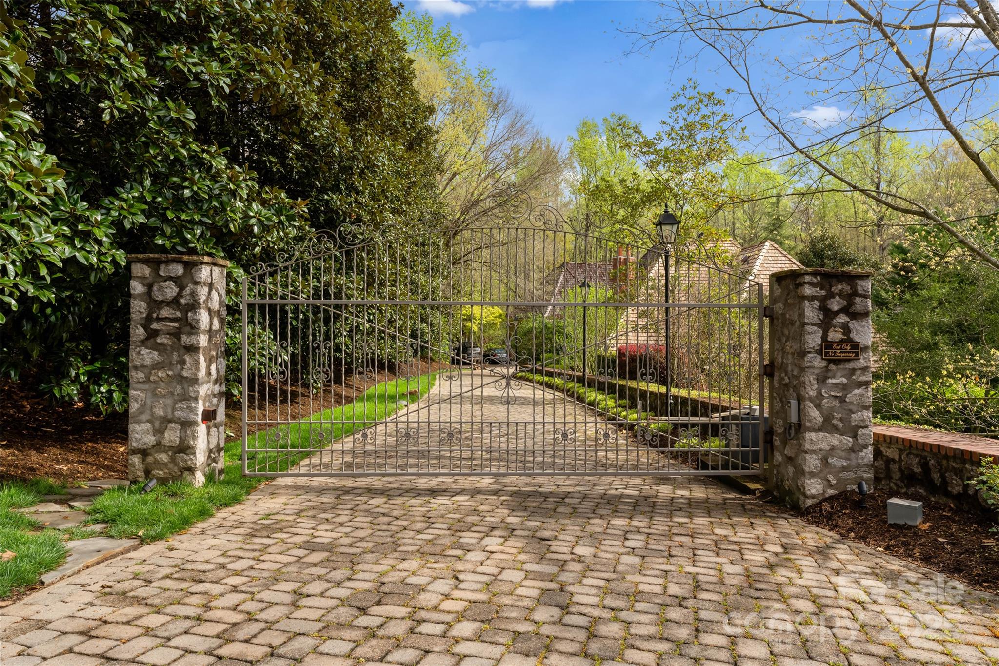 2415 La Maison Drive Property Photo 30