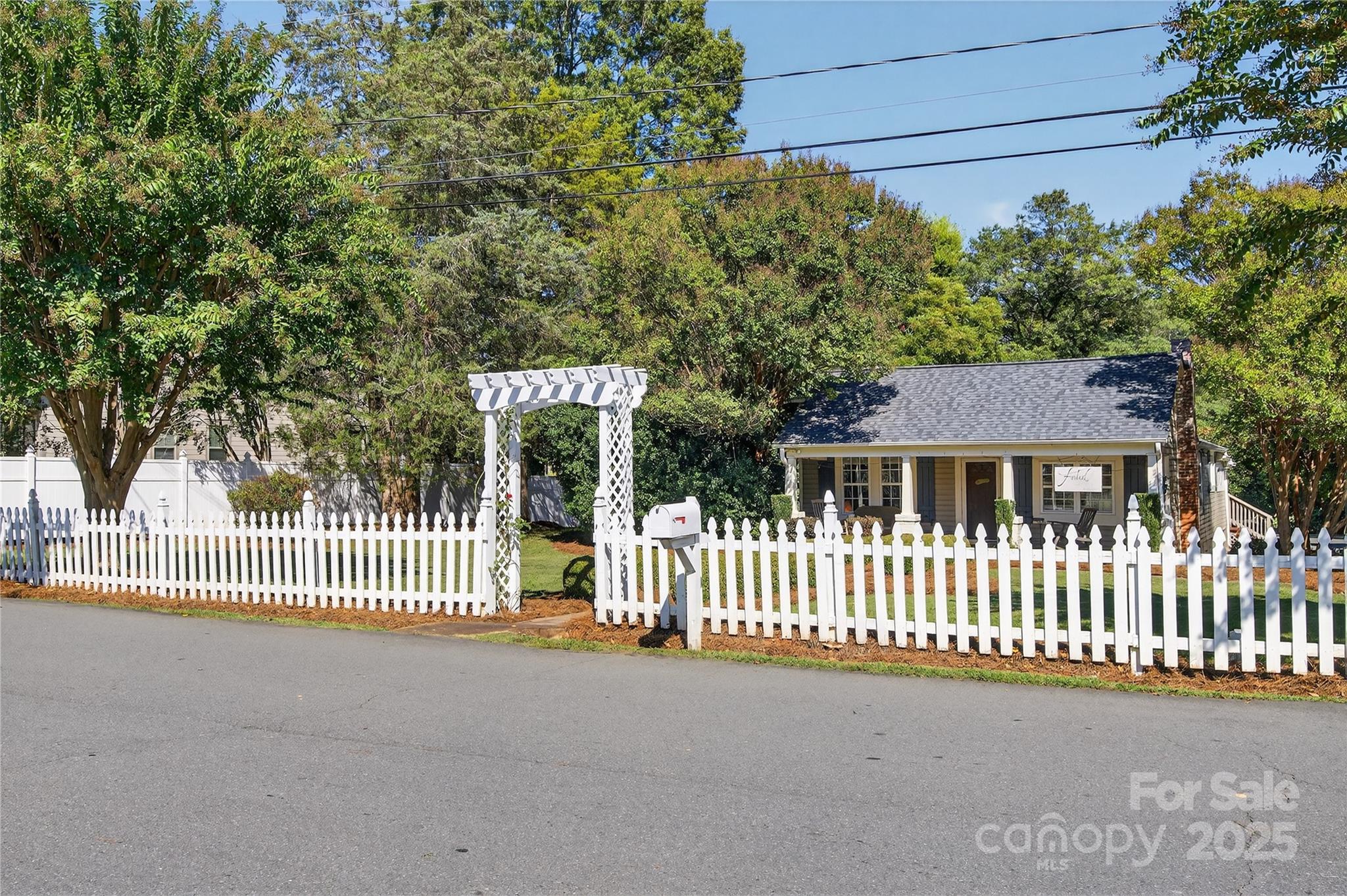19428 Zion Avenue Property Photo 7