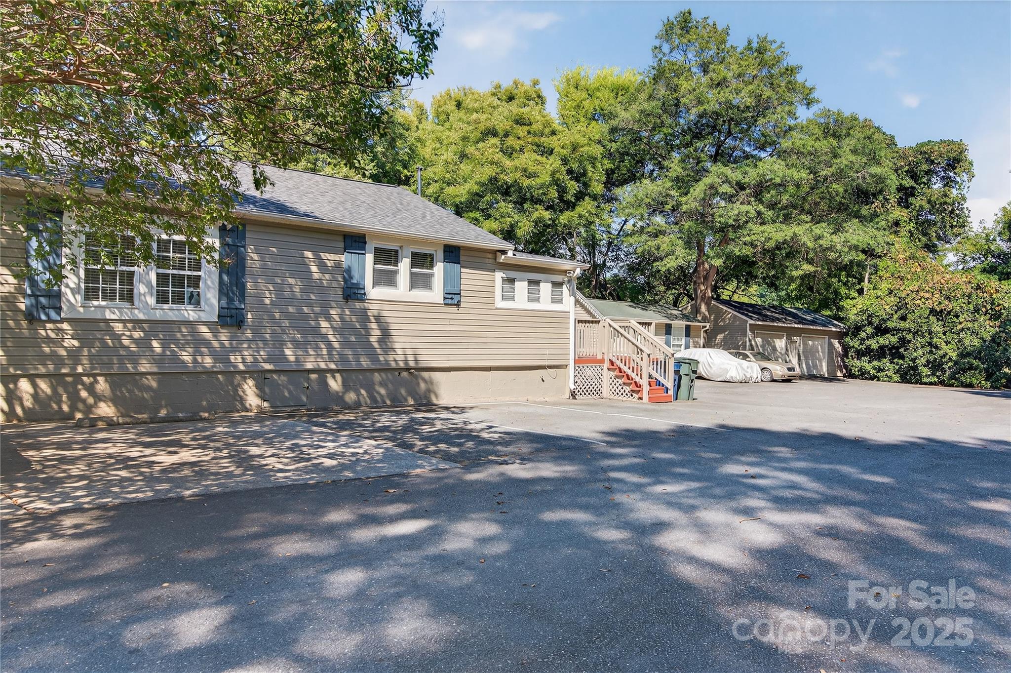 19428 Zion Avenue Property Photo 25