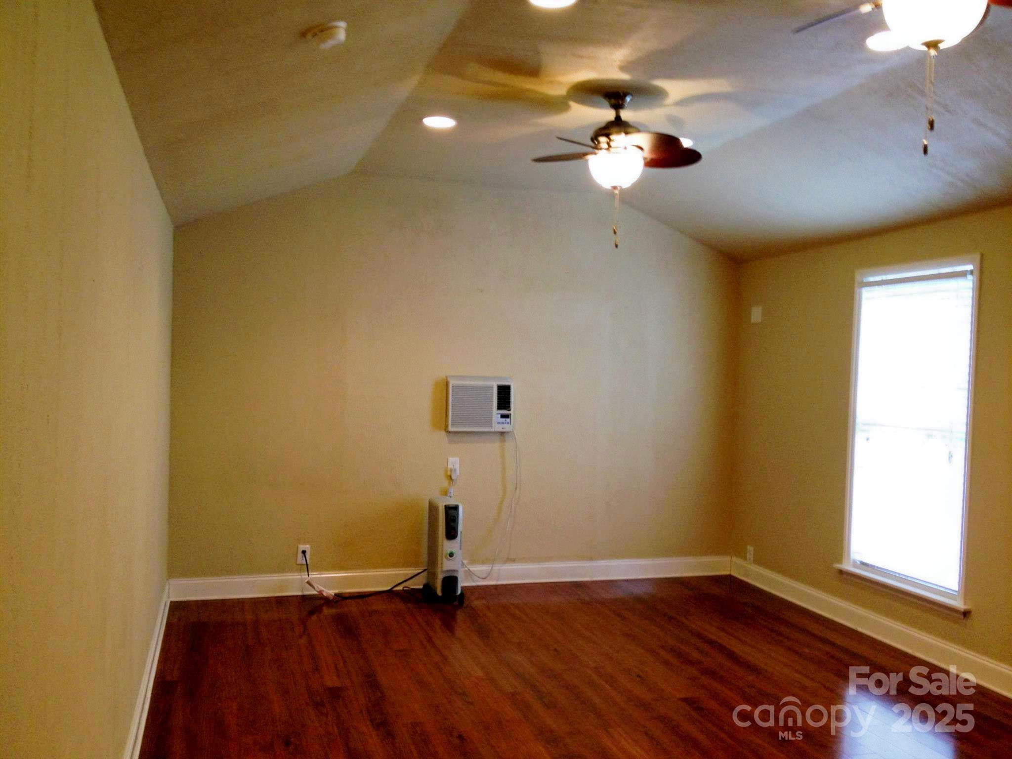 19428 Zion Avenue Property Photo 39