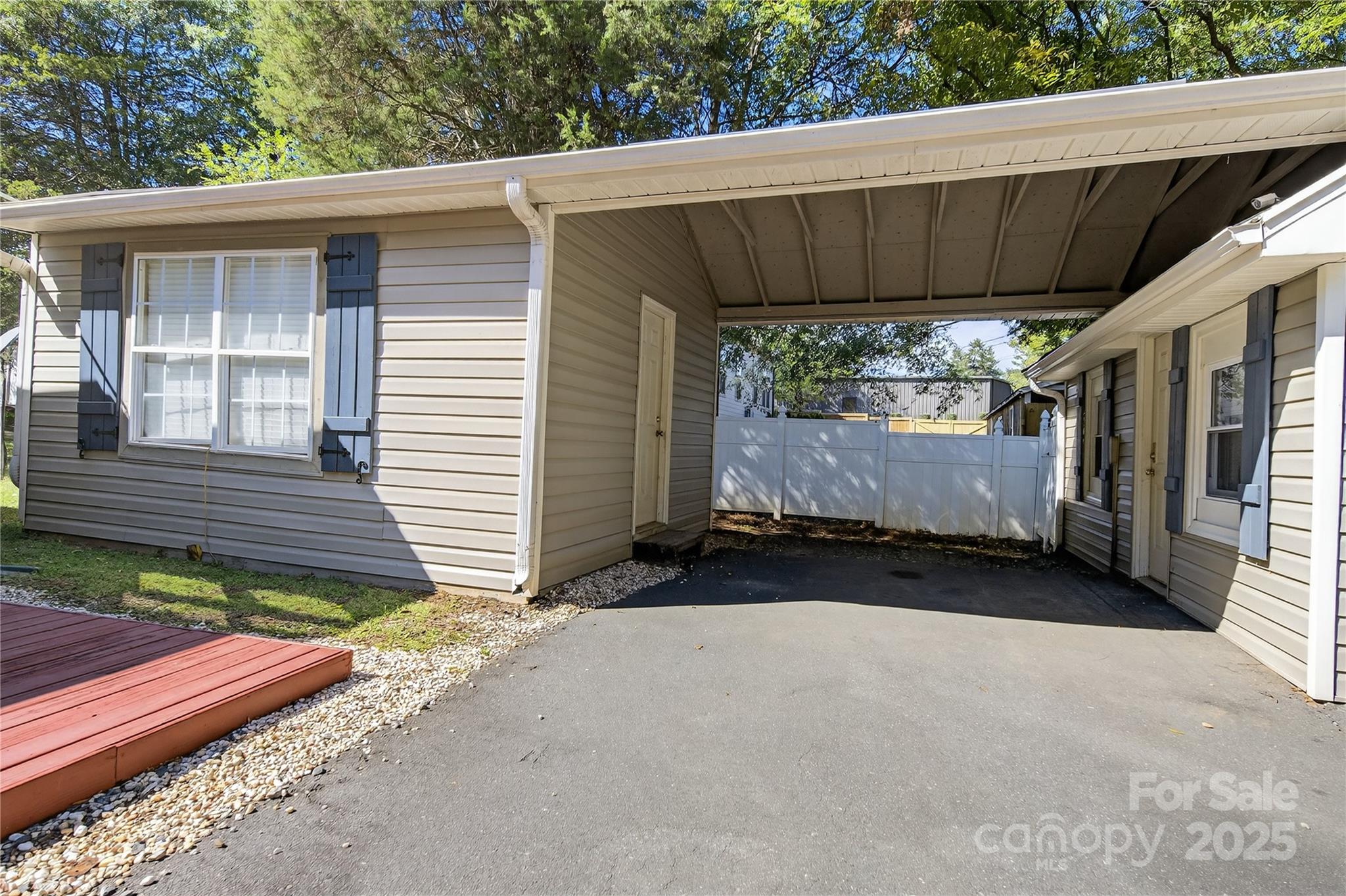 19428 Zion Avenue Property Photo 40