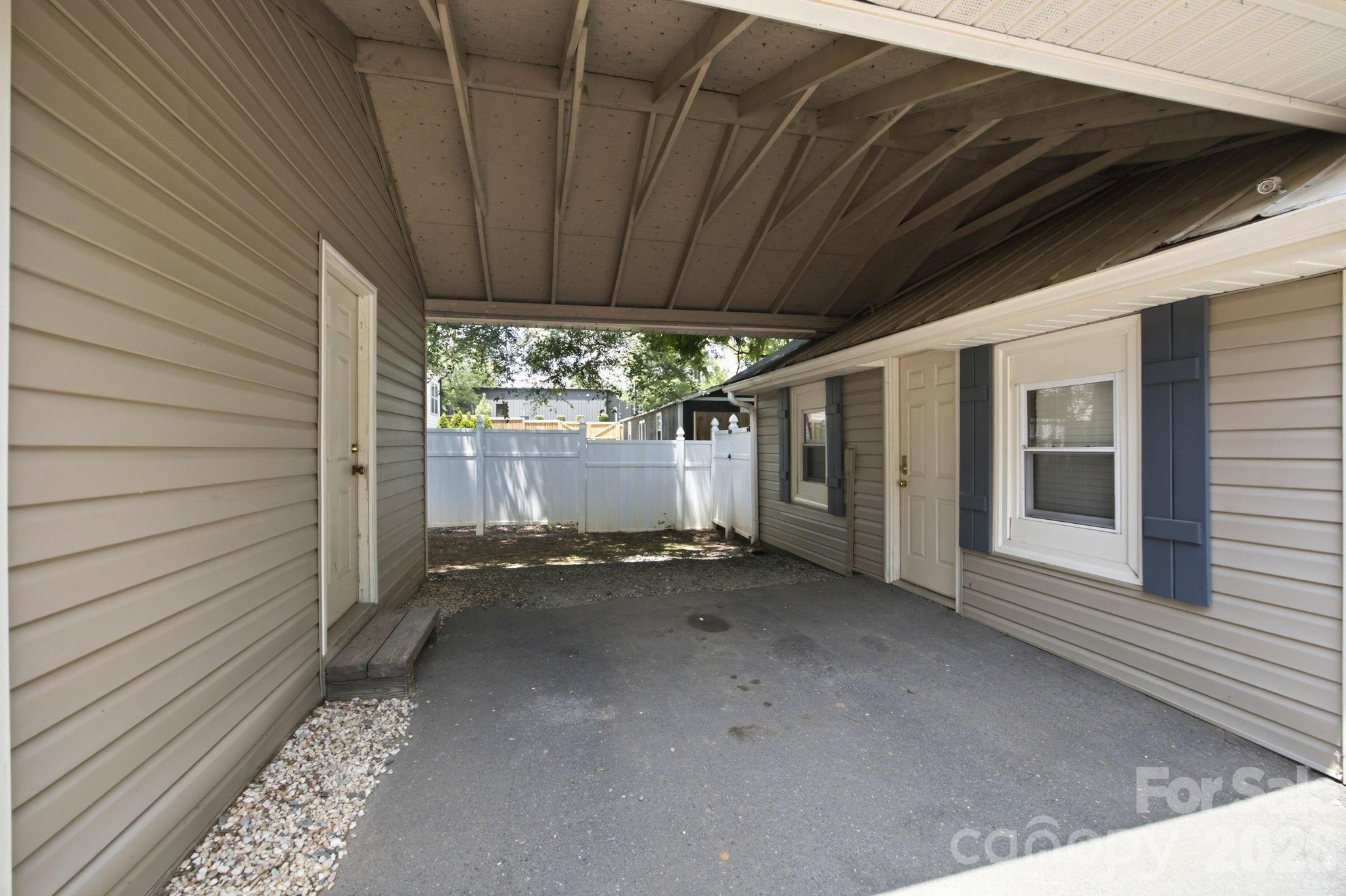 19428 Zion Avenue Property Photo 42
