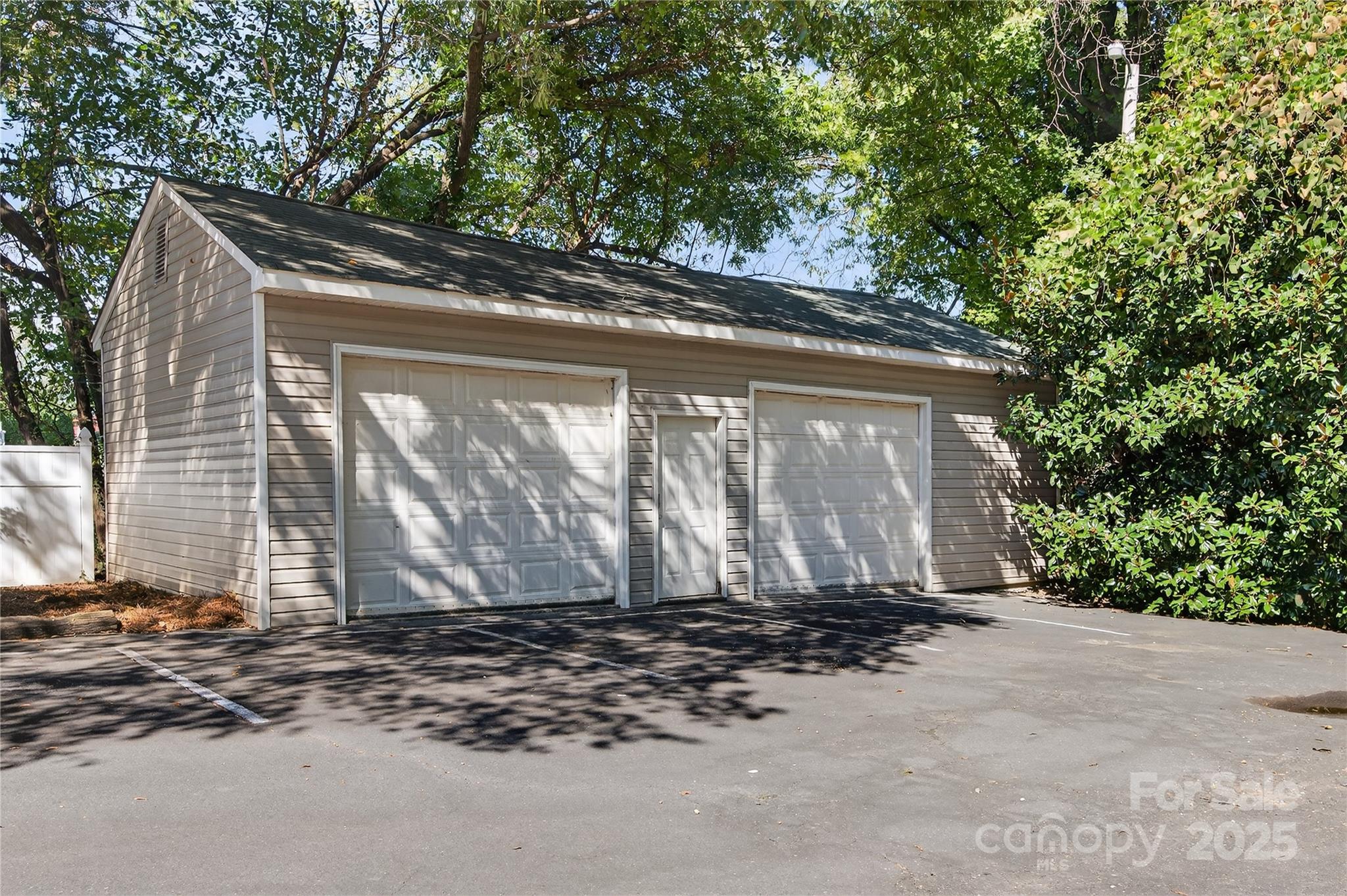 19428 Zion Avenue Property Photo 43