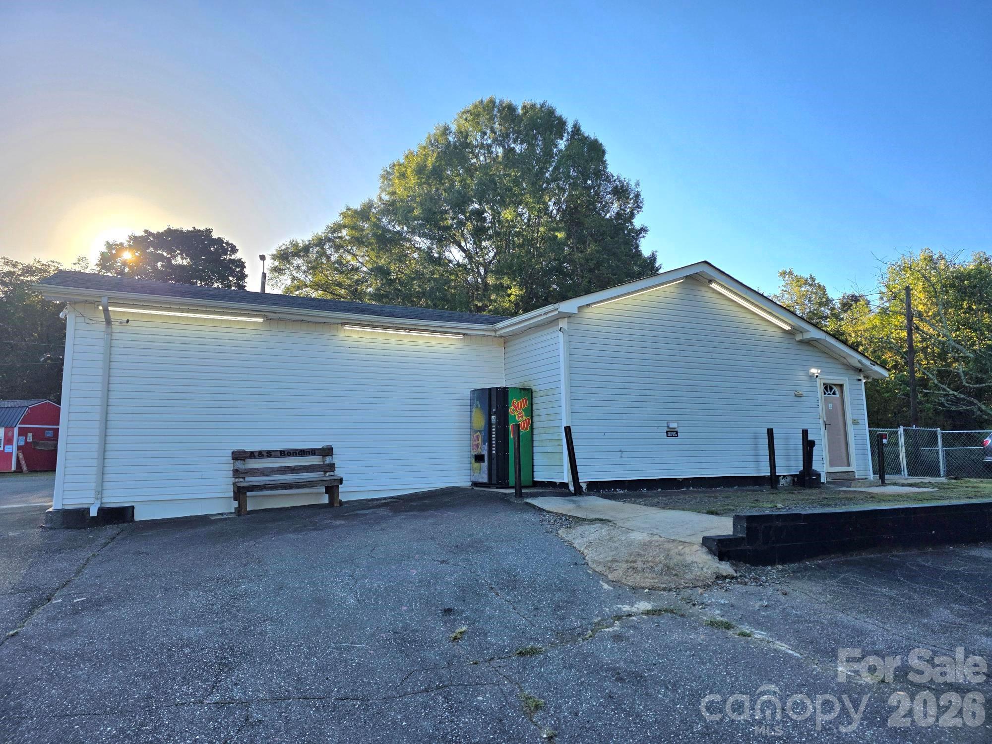 1437 Tryon Courthouse Road Property Photo 3