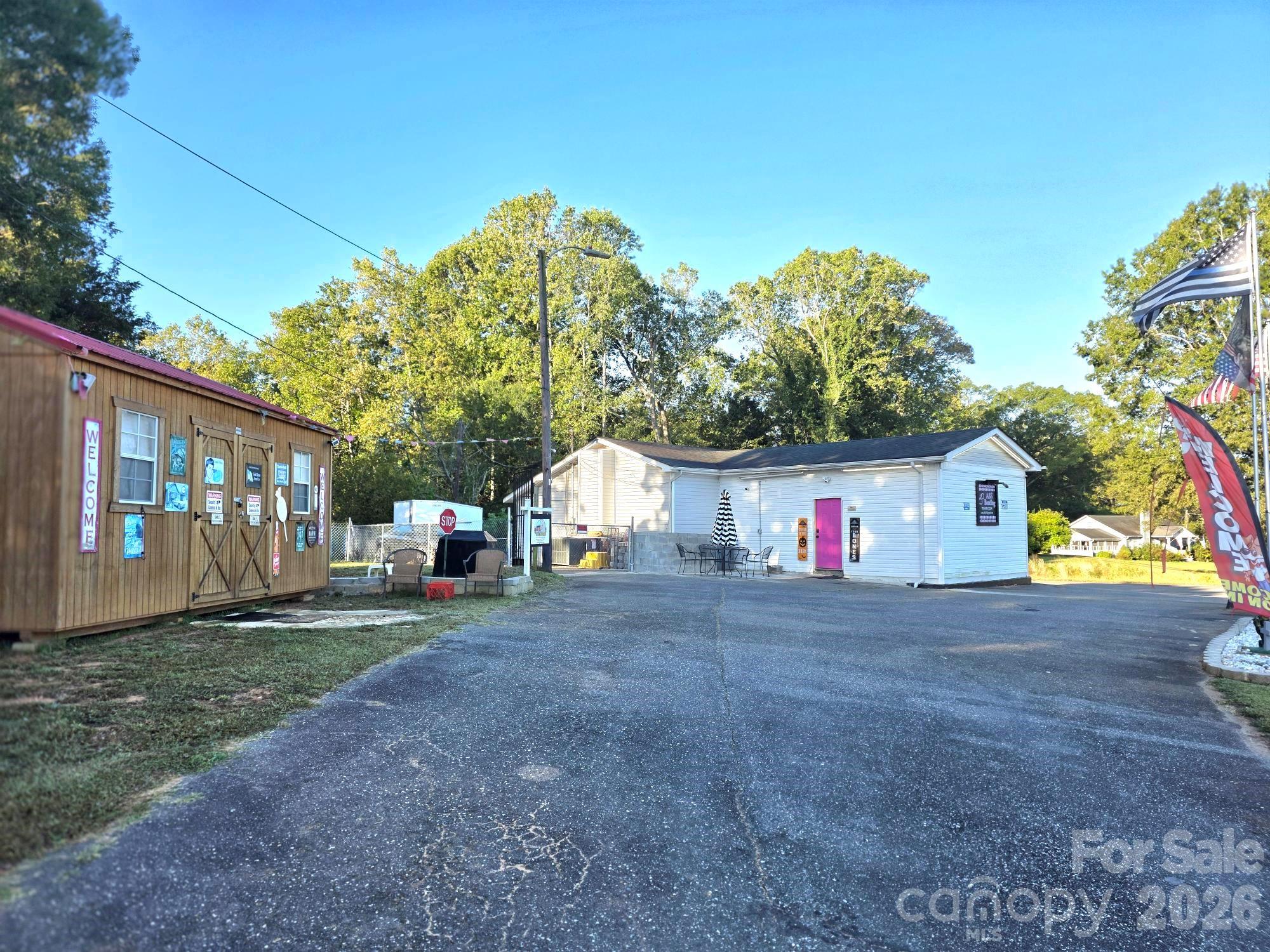 1437 Tryon Courthouse Road Property Photo 4