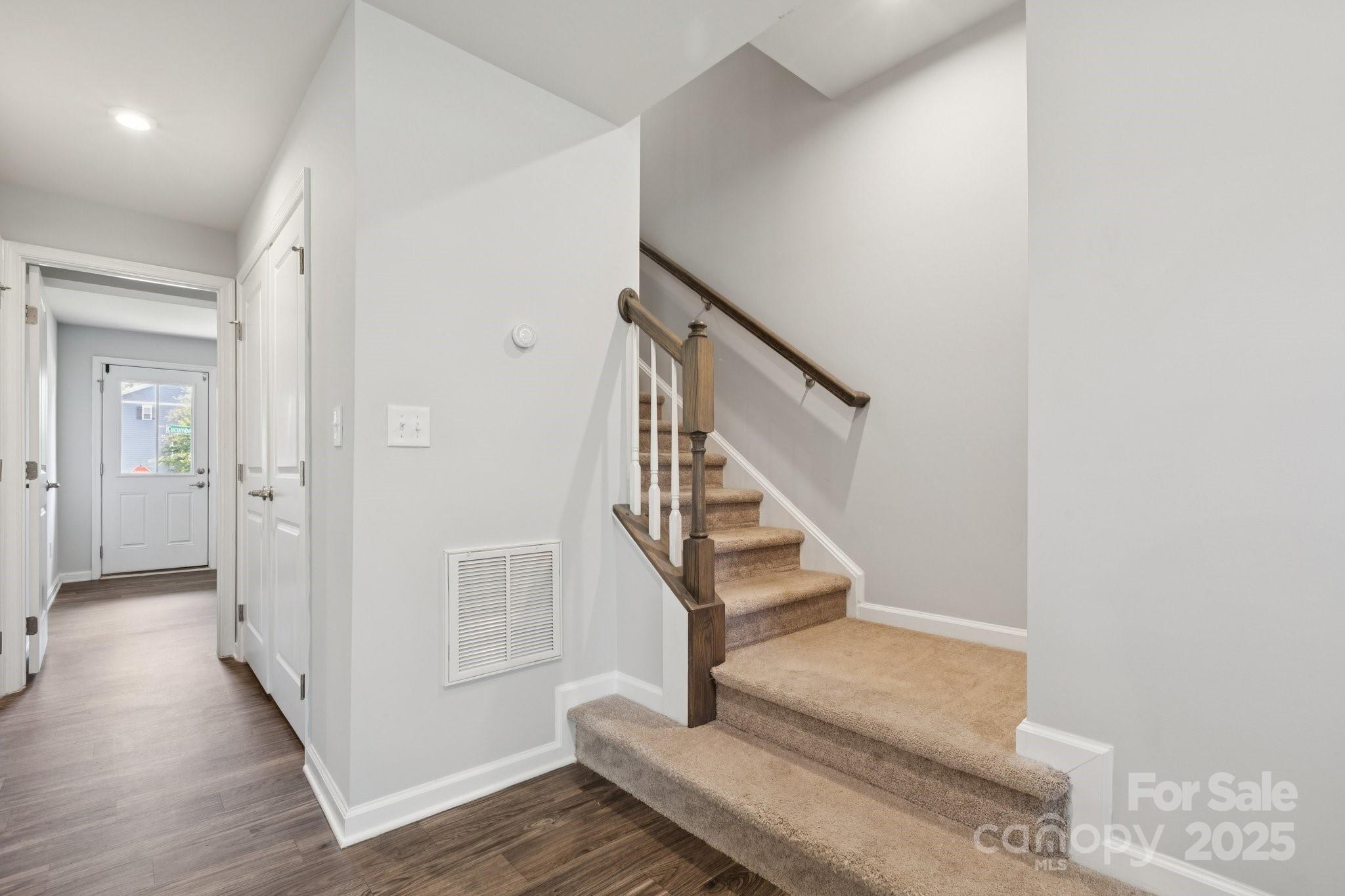 10832 Overlook Mountain Drive Property Photo 6