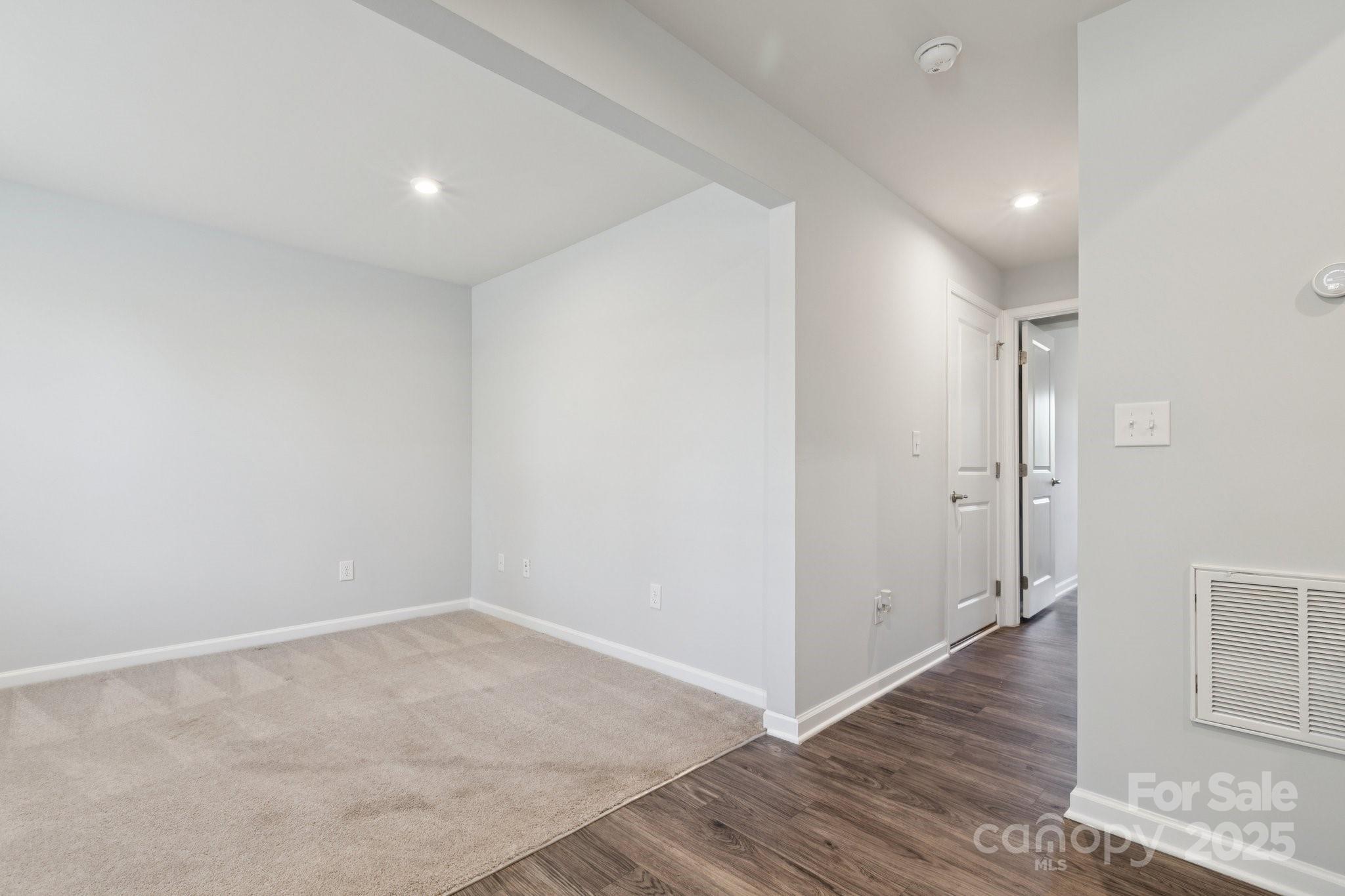 10832 Overlook Mountain Drive Property Photo 9