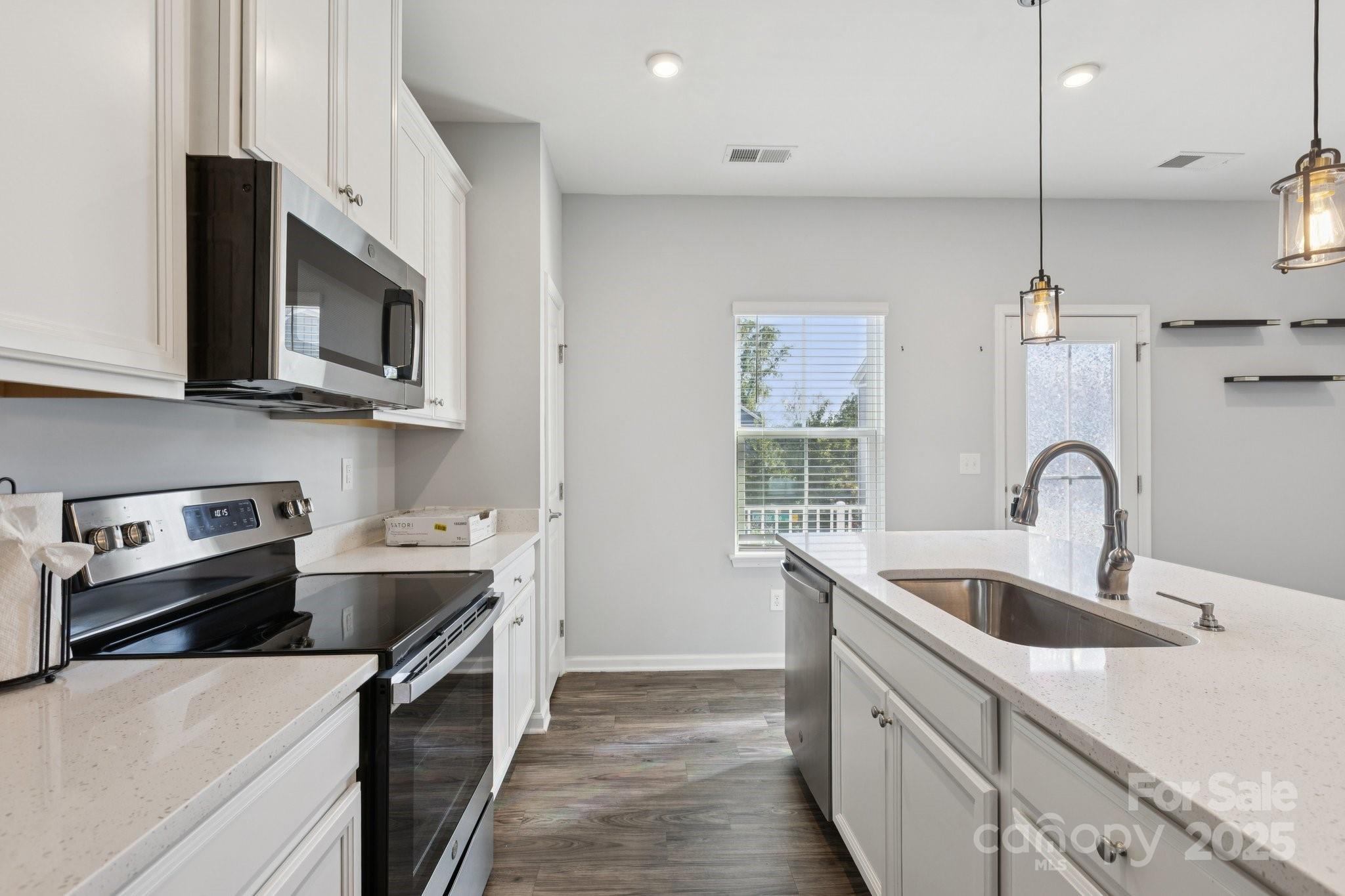 10832 Overlook Mountain Drive Property Photo 14