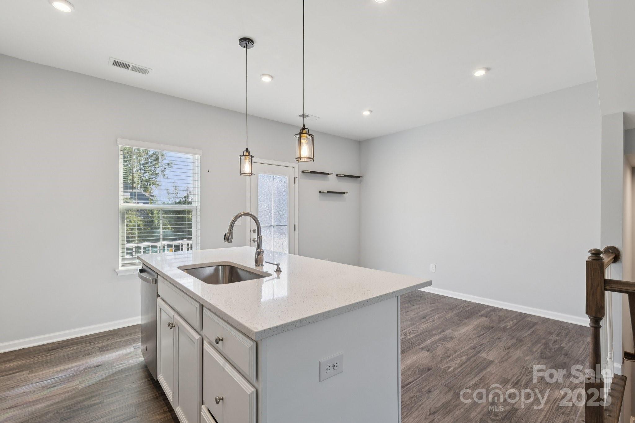 10832 Overlook Mountain Drive Property Photo 15