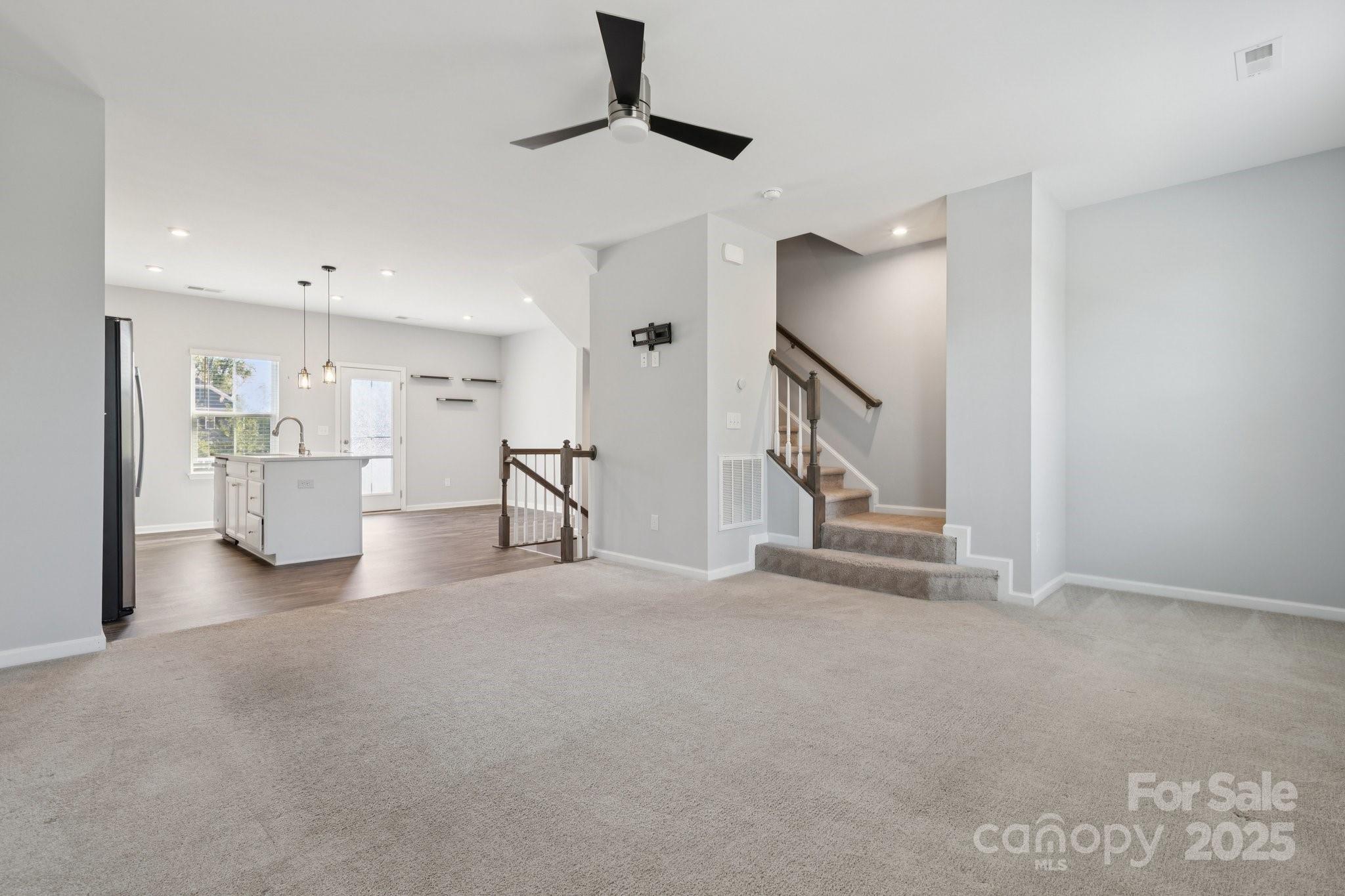 10832 Overlook Mountain Drive Property Photo 17