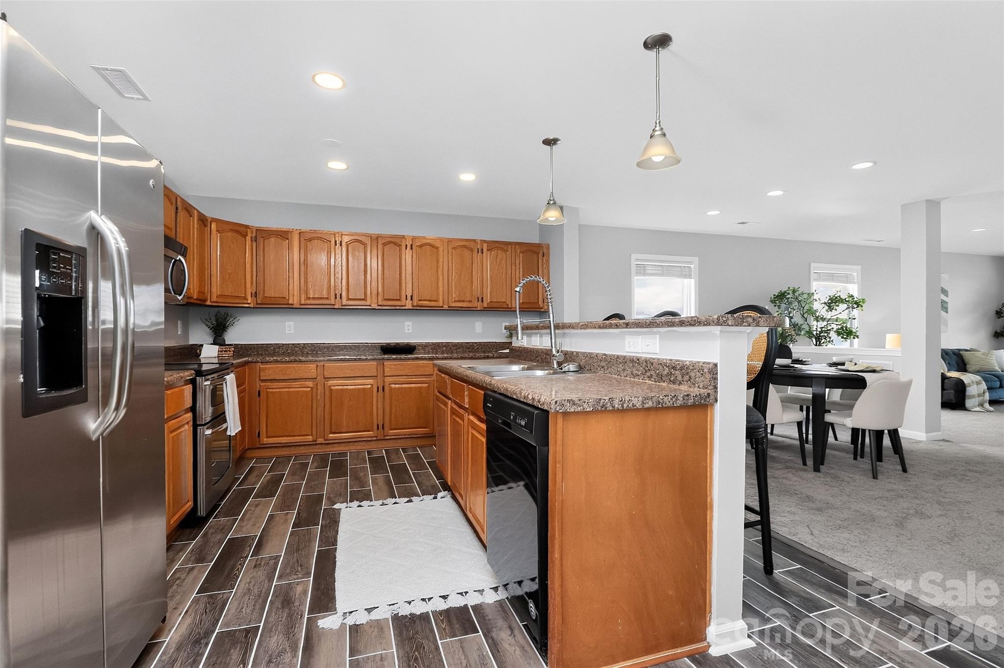 15705 Lakepoint Forest Drive Property Photo 6
