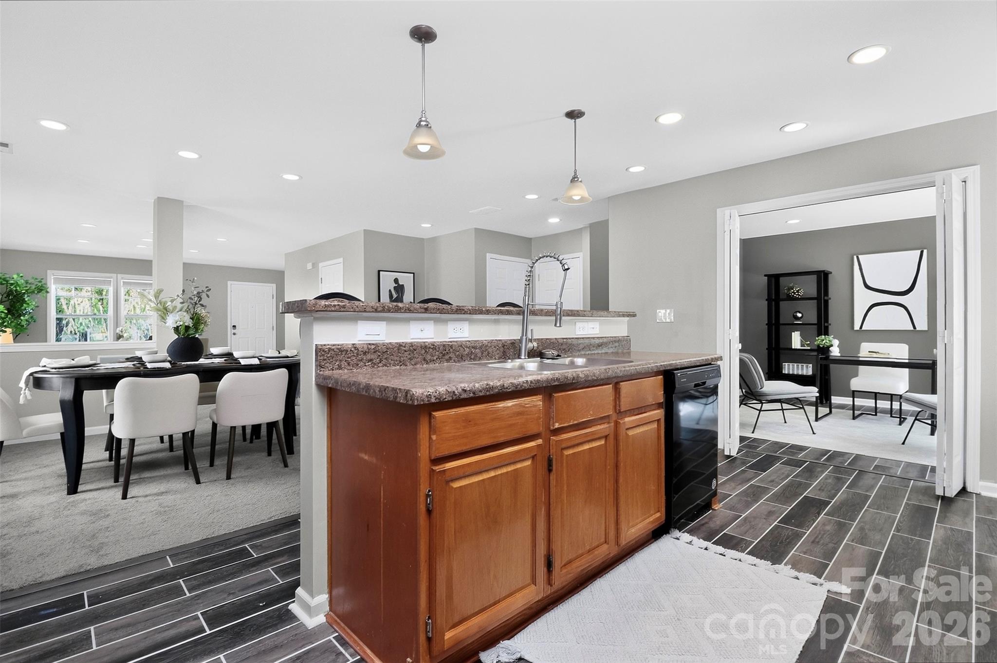 15705 Lakepoint Forest Drive Property Photo 8