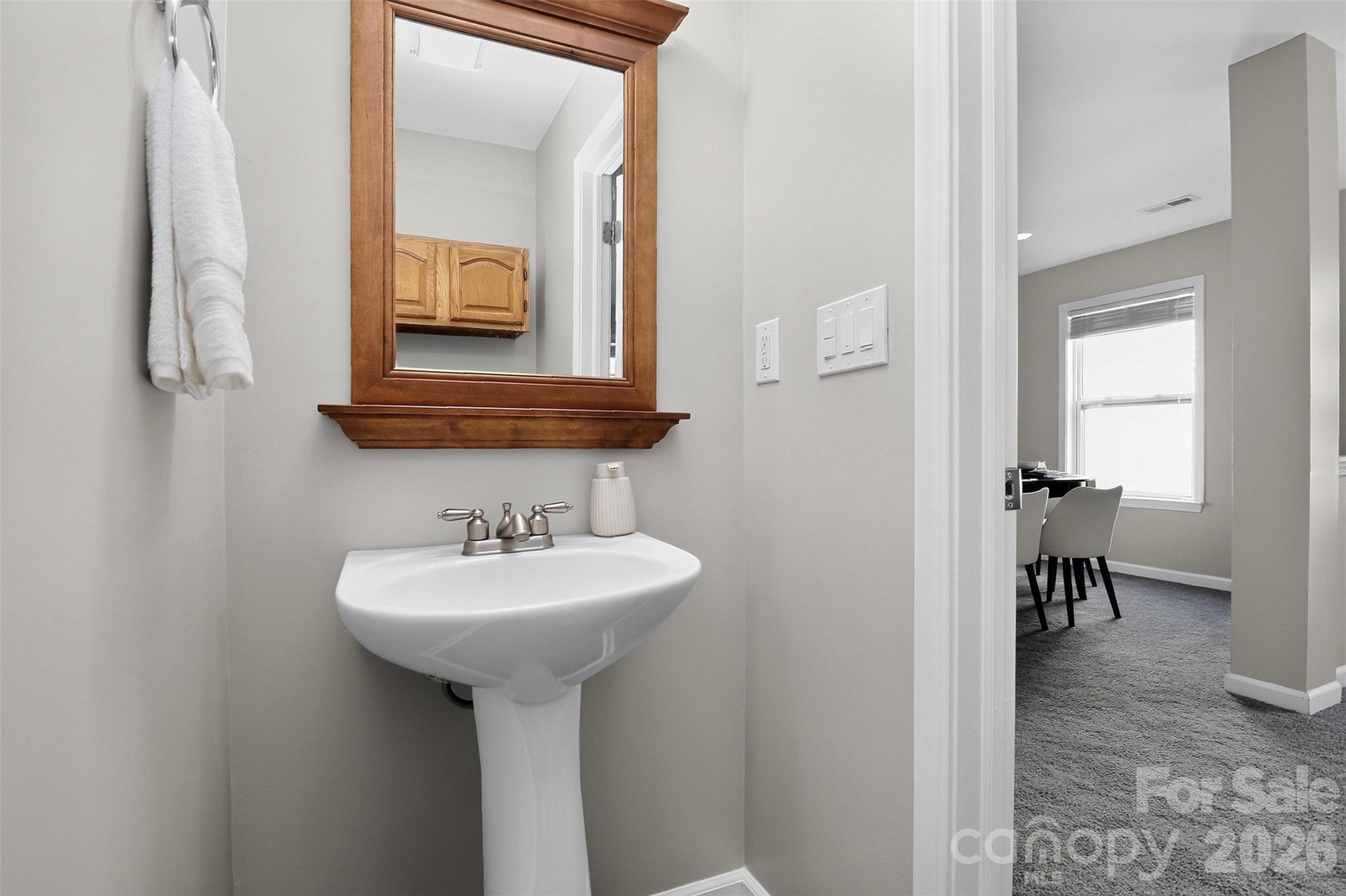 15705 Lakepoint Forest Drive Property Photo 9