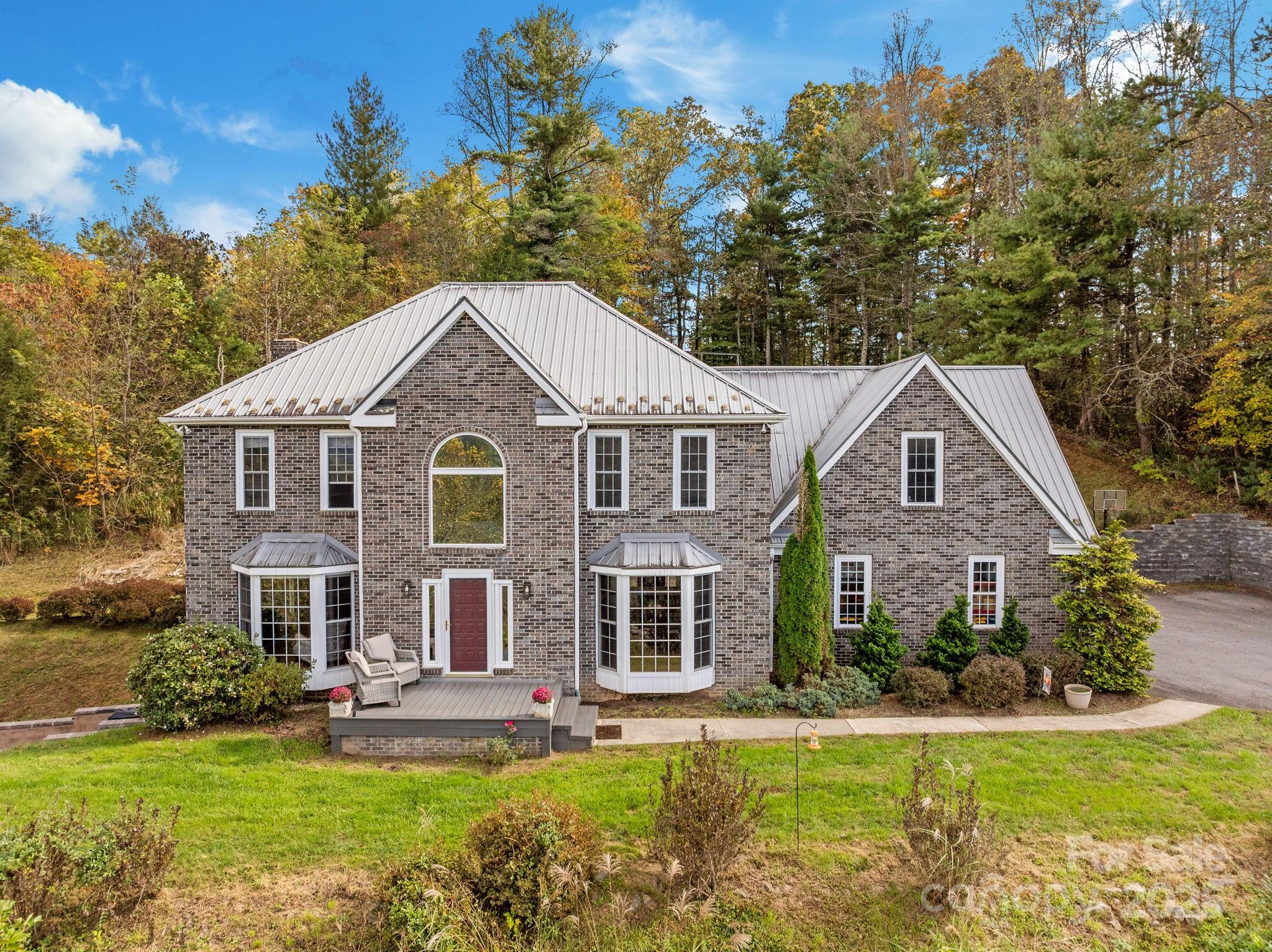 235 Petersburg View Drive Property Photo 1