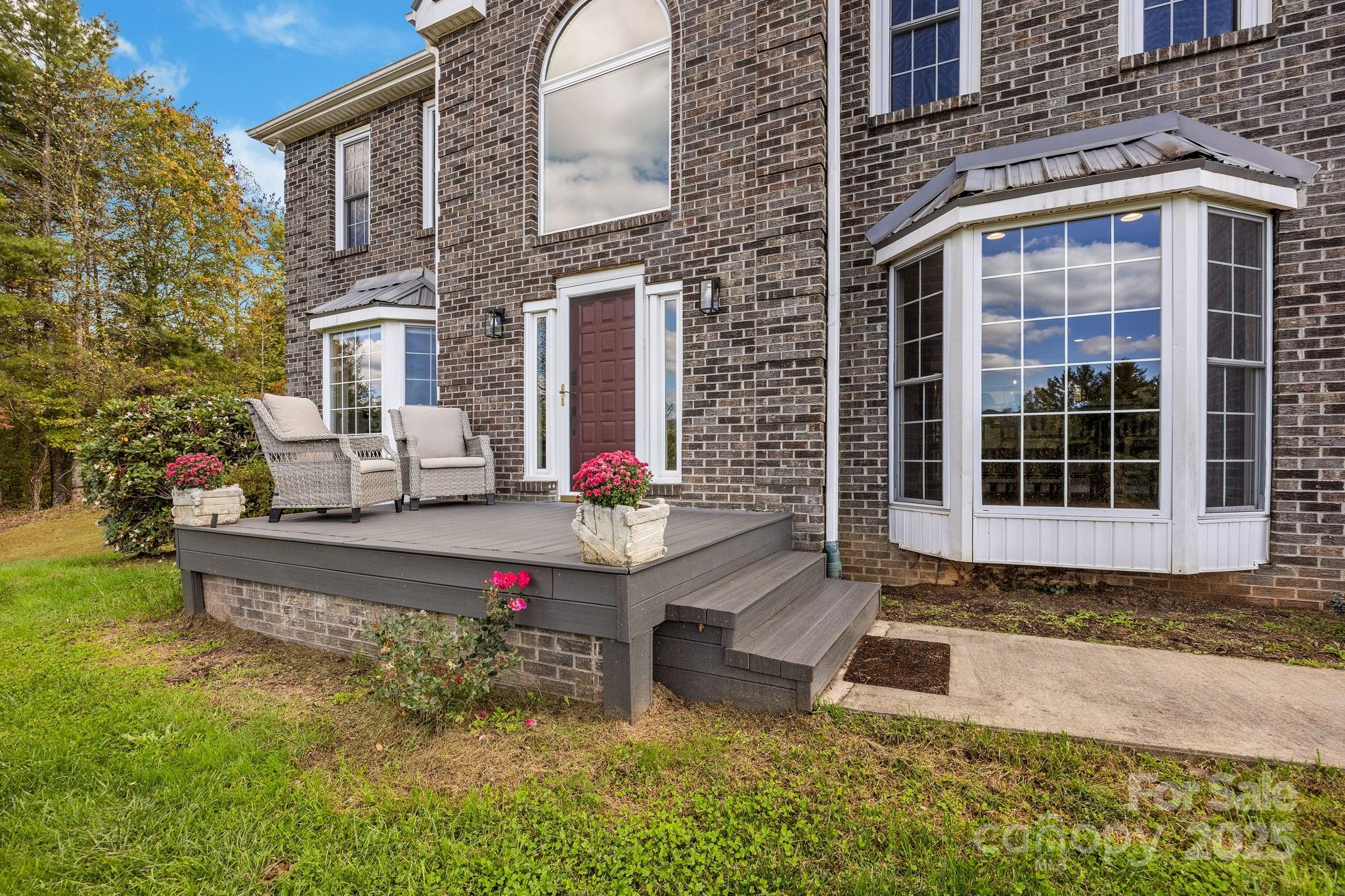 235 Petersburg View Drive Property Photo 11