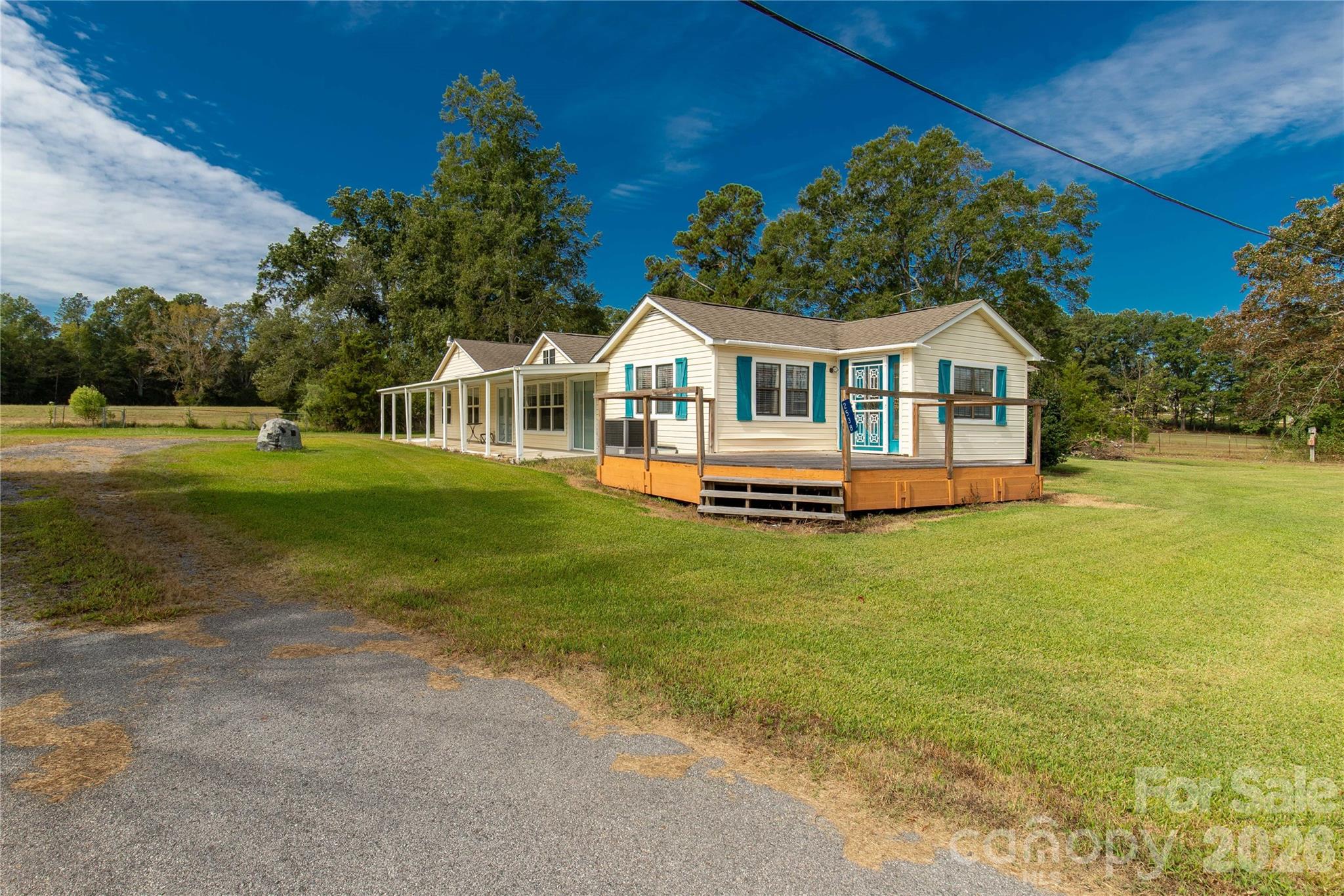 2538 Old Camden Highway Property Photo 3