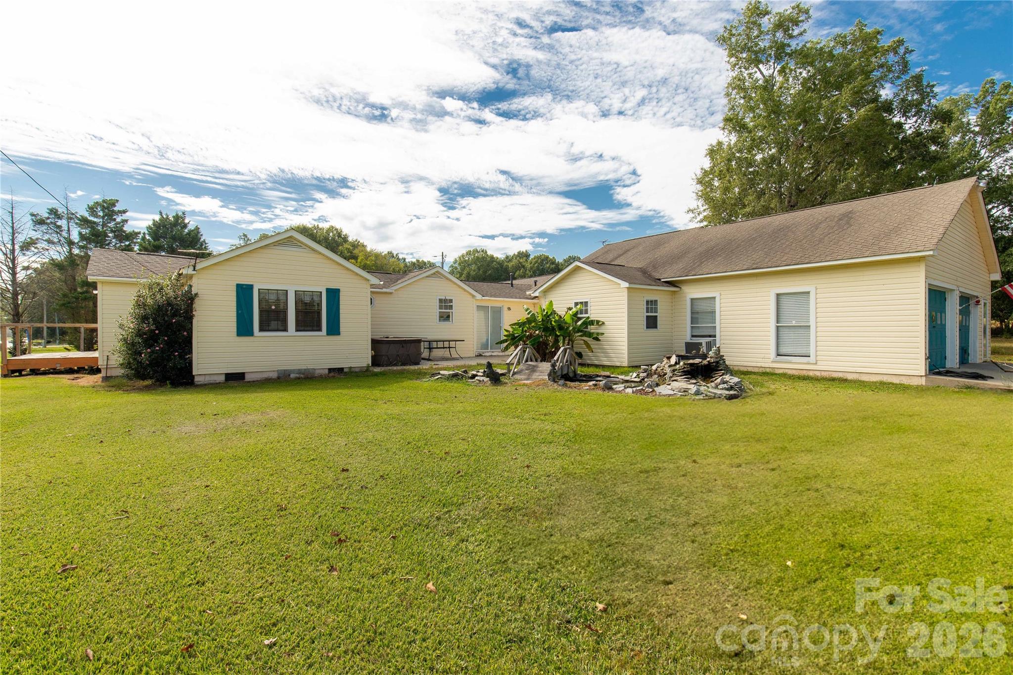 2538 Old Camden Highway Property Photo 5