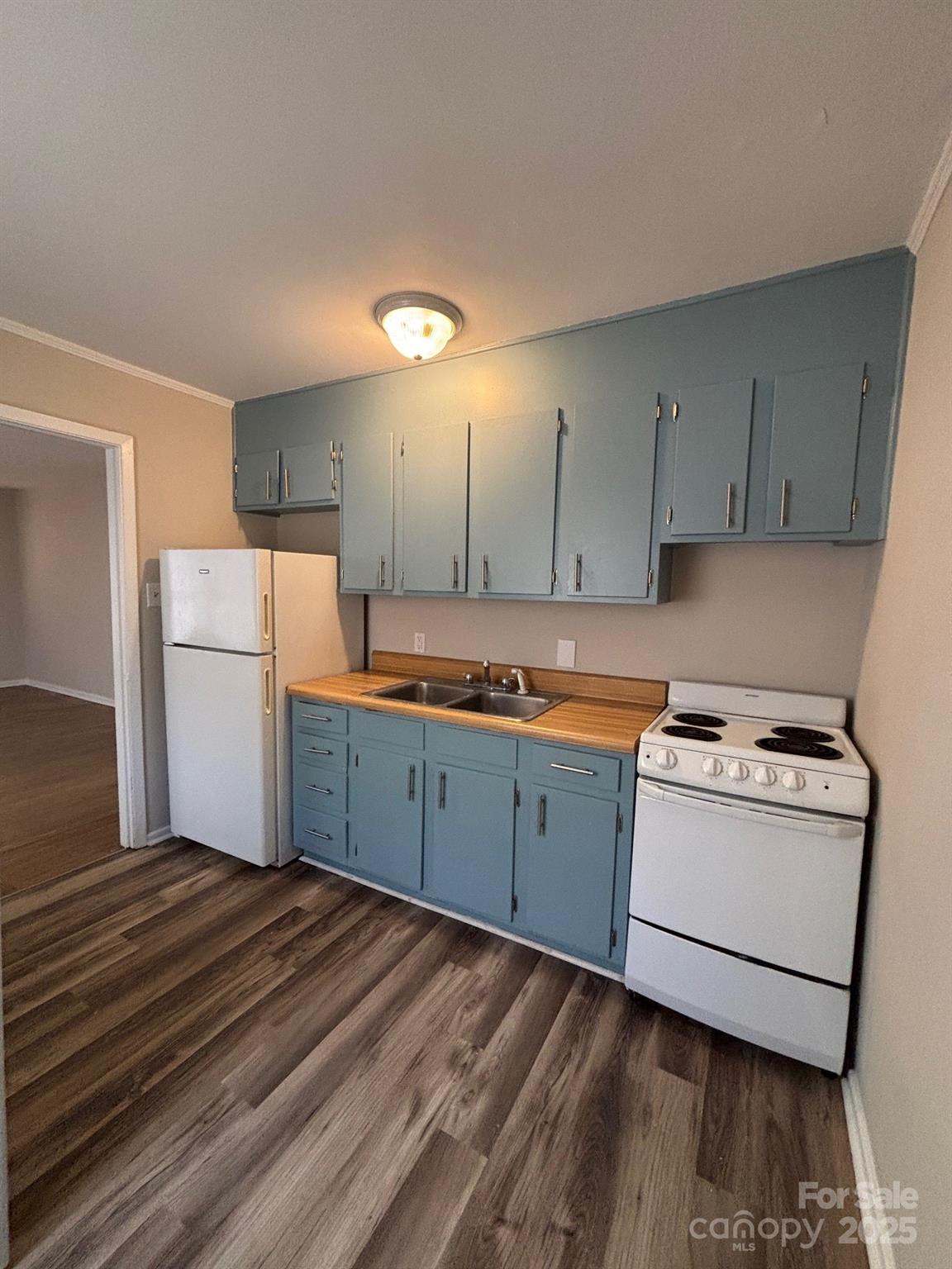 3125 Marlborough Road Property Photo 6