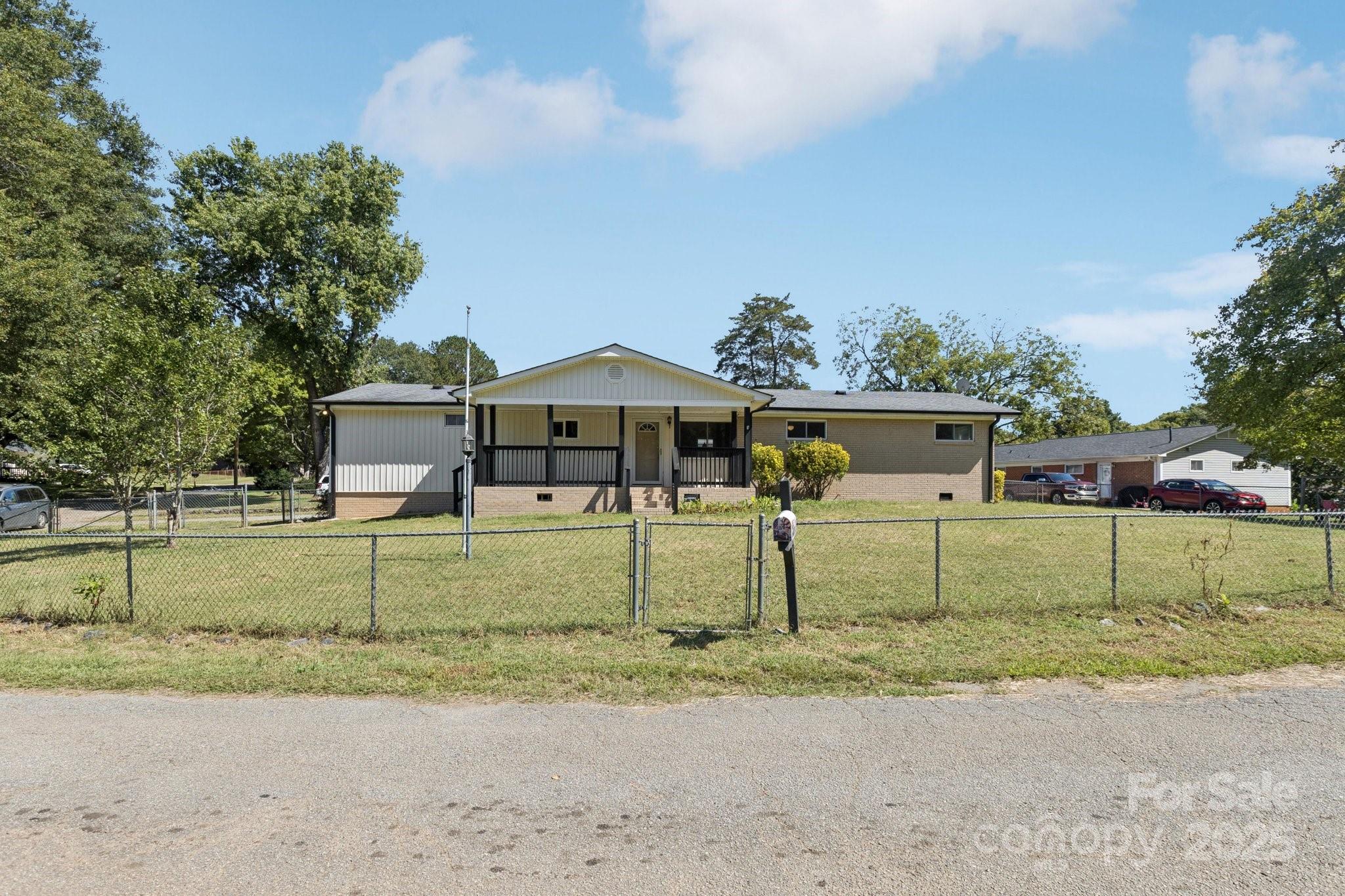 1024 Old Mountain View Road Property Photo 4