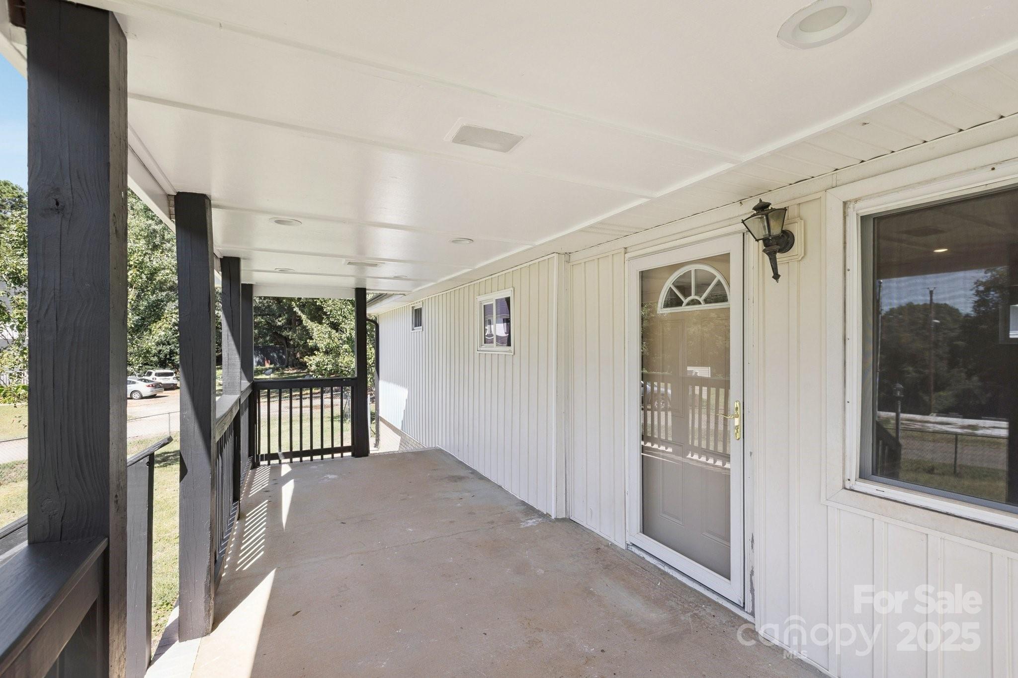1024 Old Mountain View Road Property Photo 7