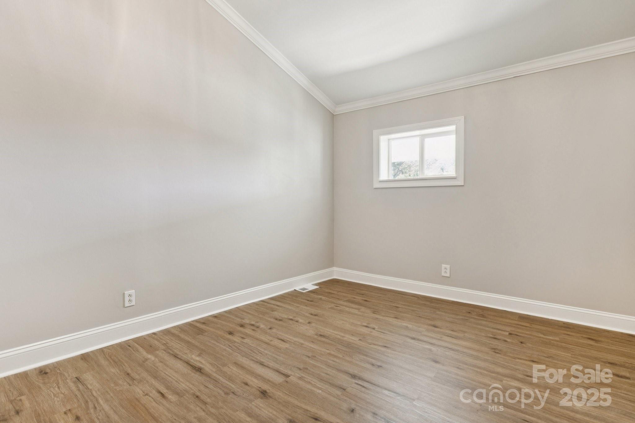 1024 Old Mountain View Road Property Photo 32