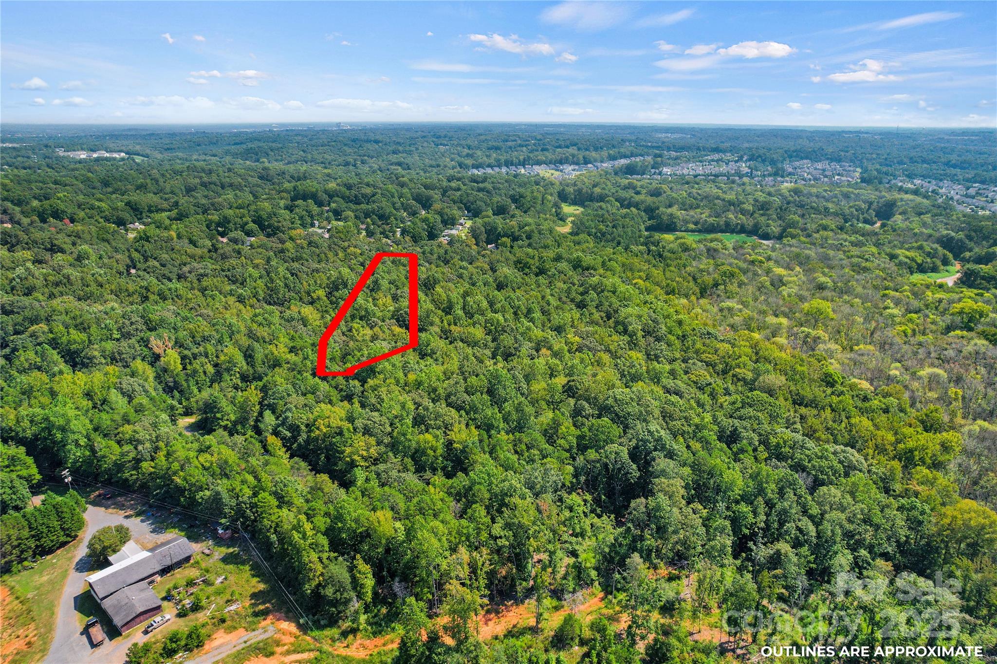 001 Roanoke Drive Property Photo 1