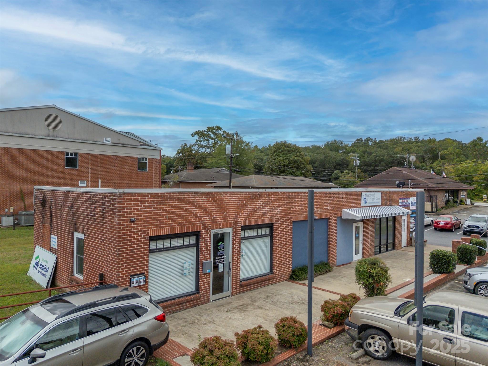 40 E Mills Street Property Photo 2