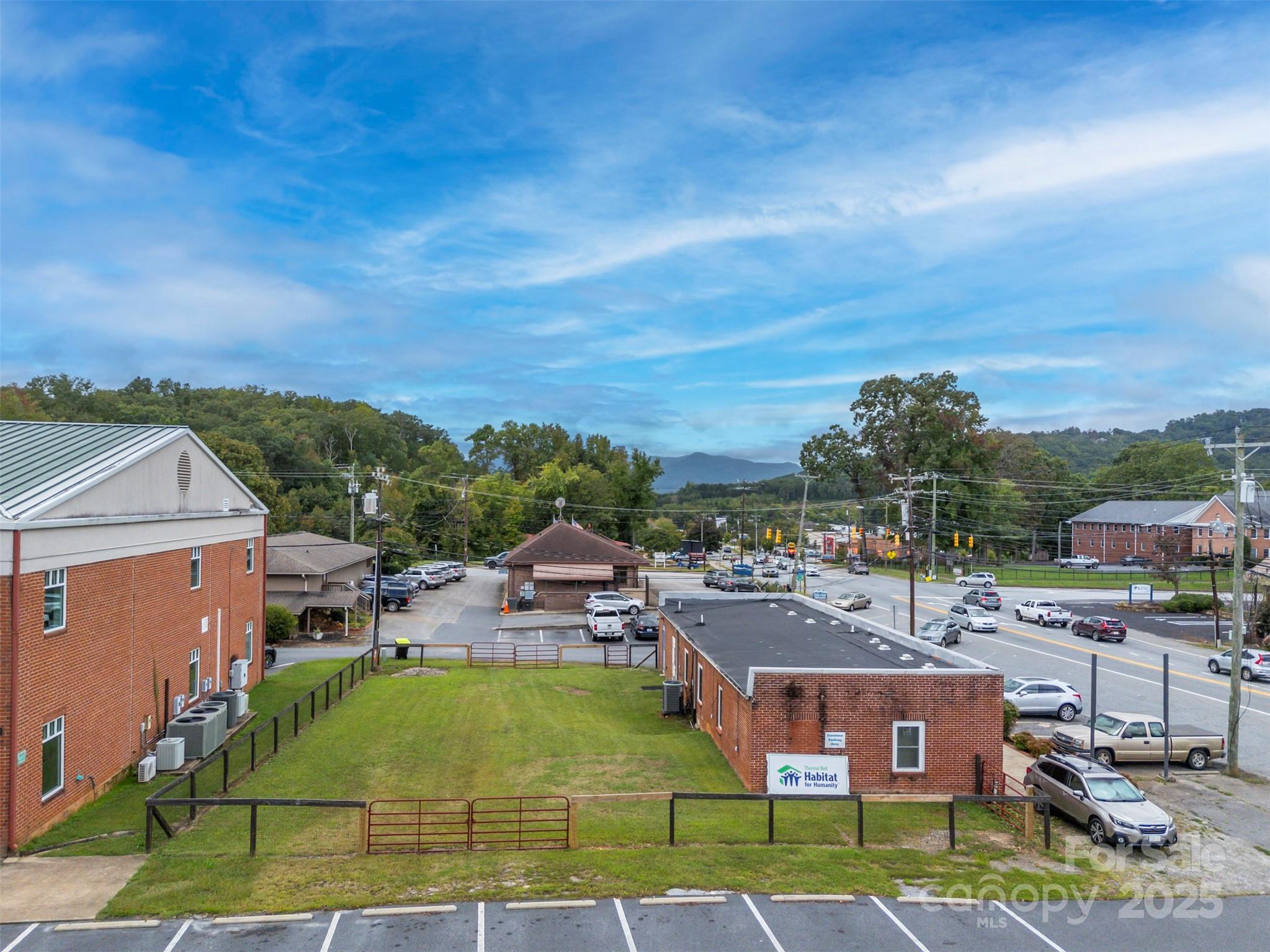 40 E Mills Street Property Photo 6