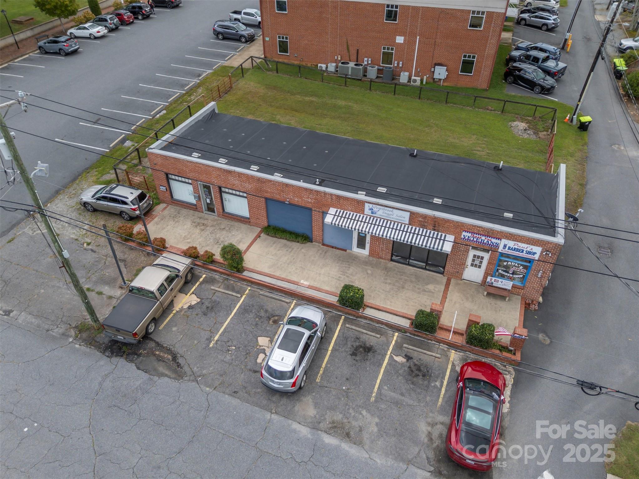 40 E Mills Street Property Photo 10
