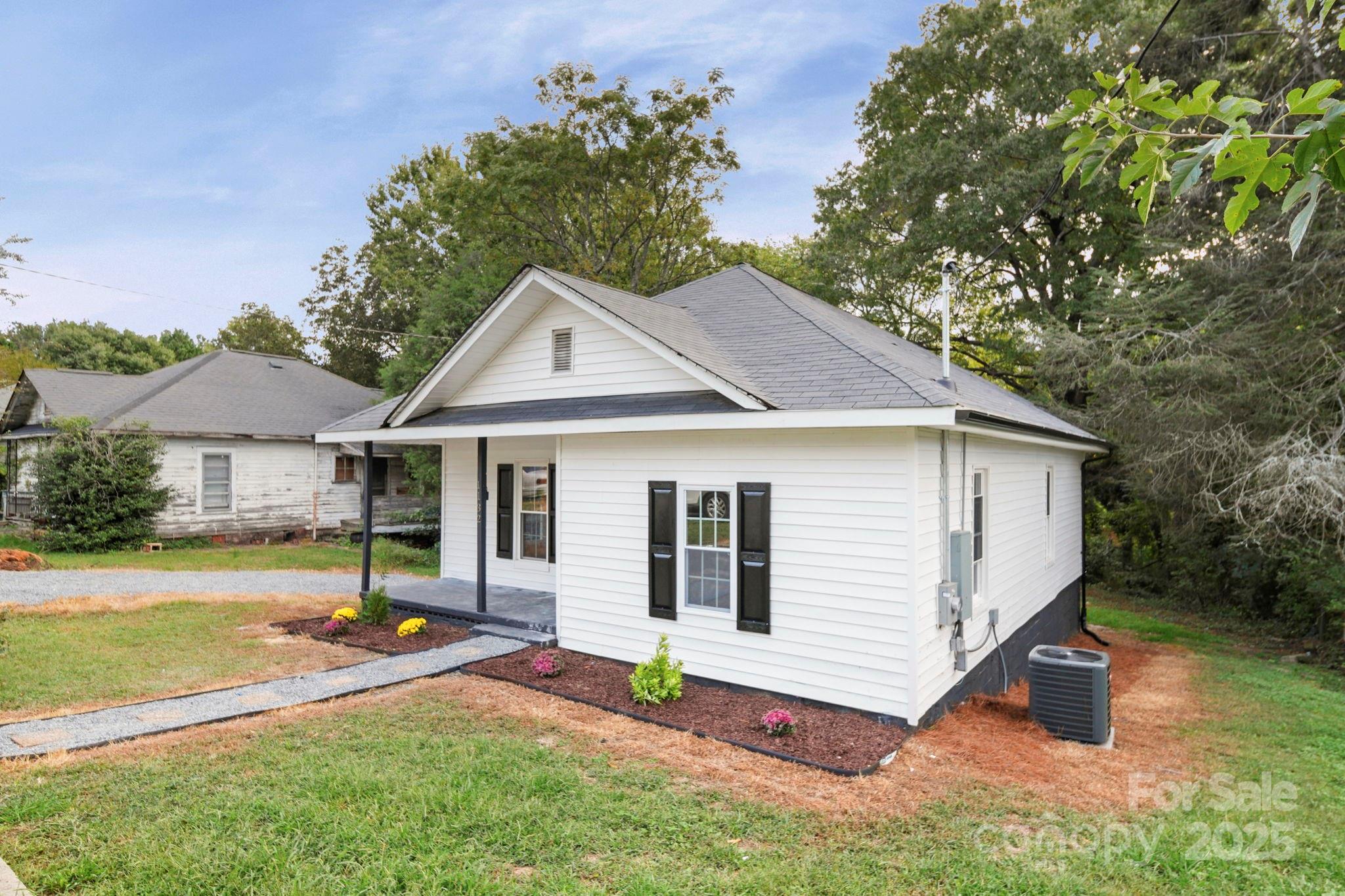 1132 Perkins Street Property Photo 2