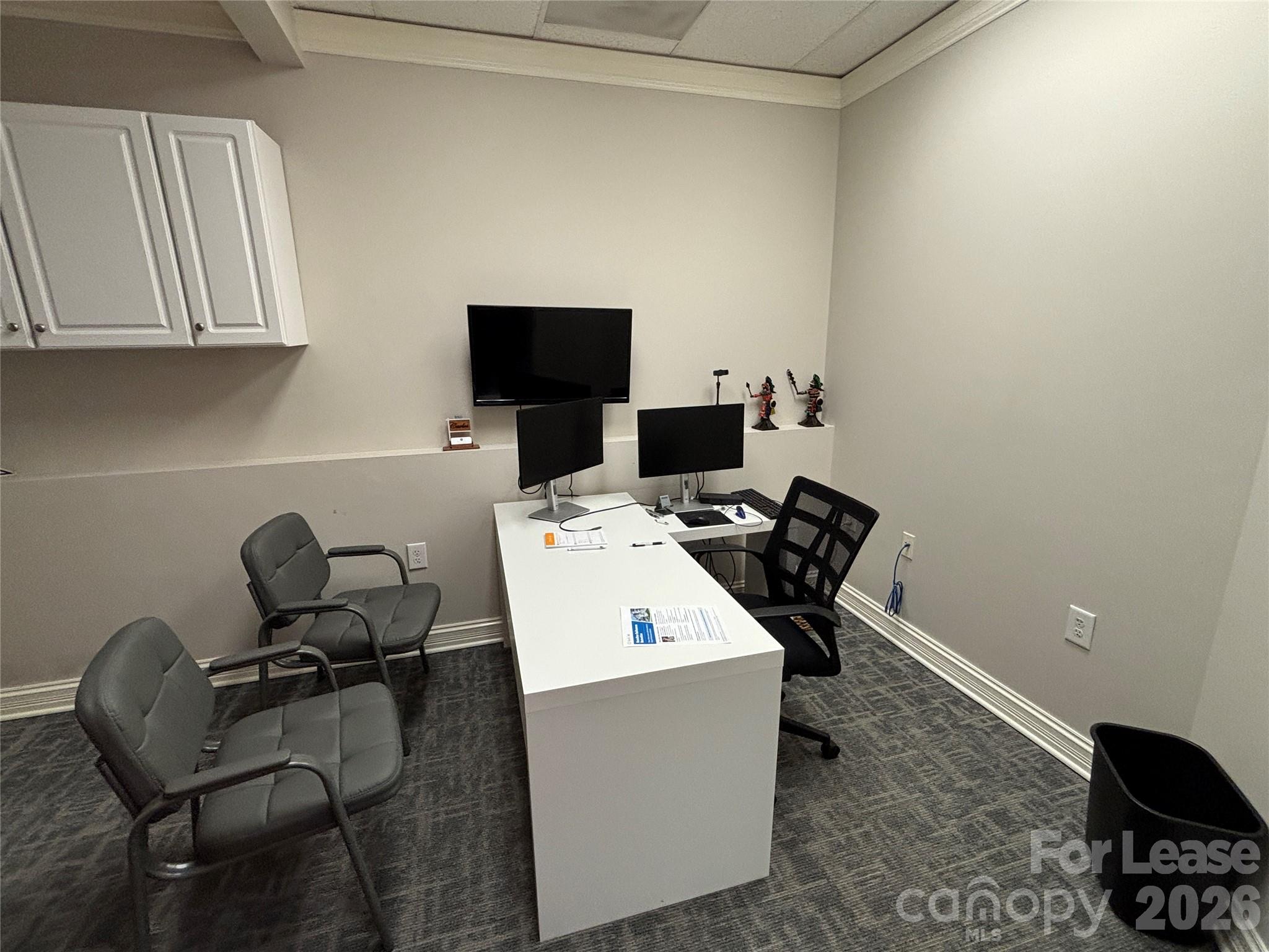 3121 Springbank Lane Property Photo 35