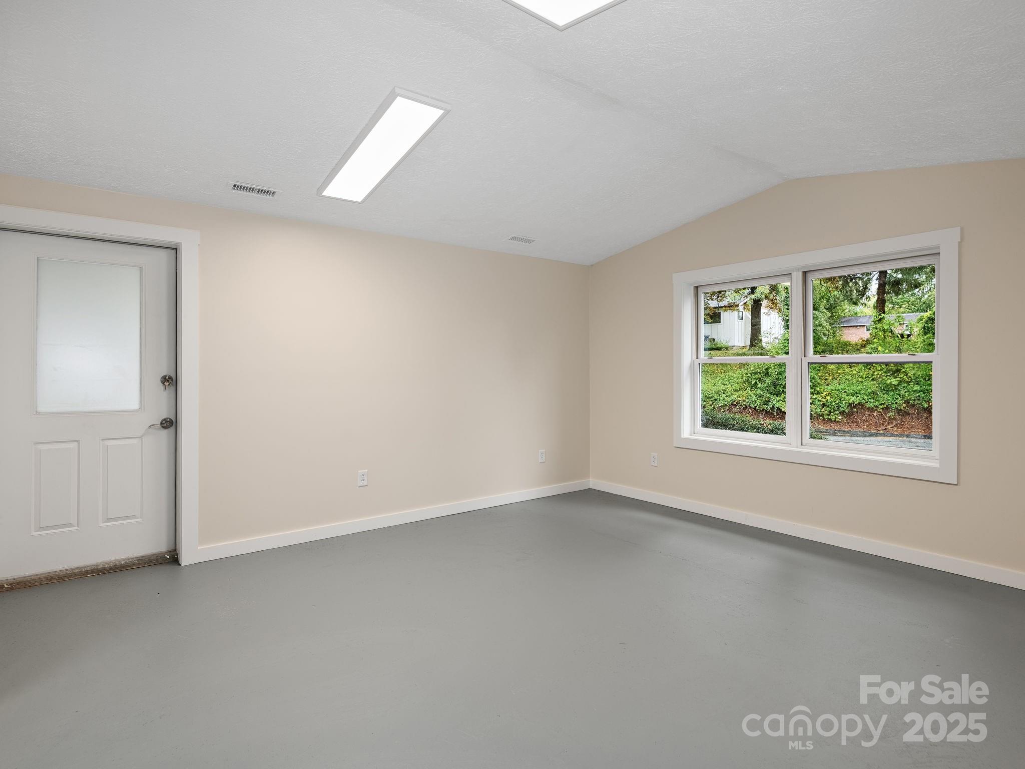 732 Jonesborough Street Property Photo 5