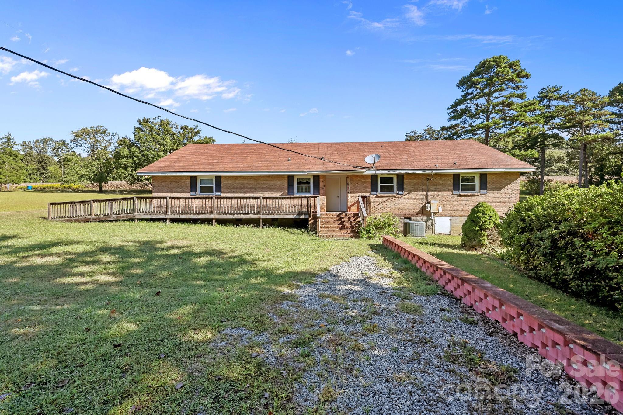 945 Alvin Hough Road Property Photo 4