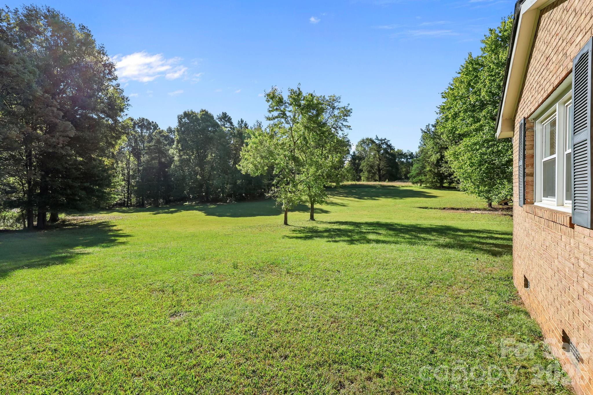 945 Alvin Hough Road Property Photo 6