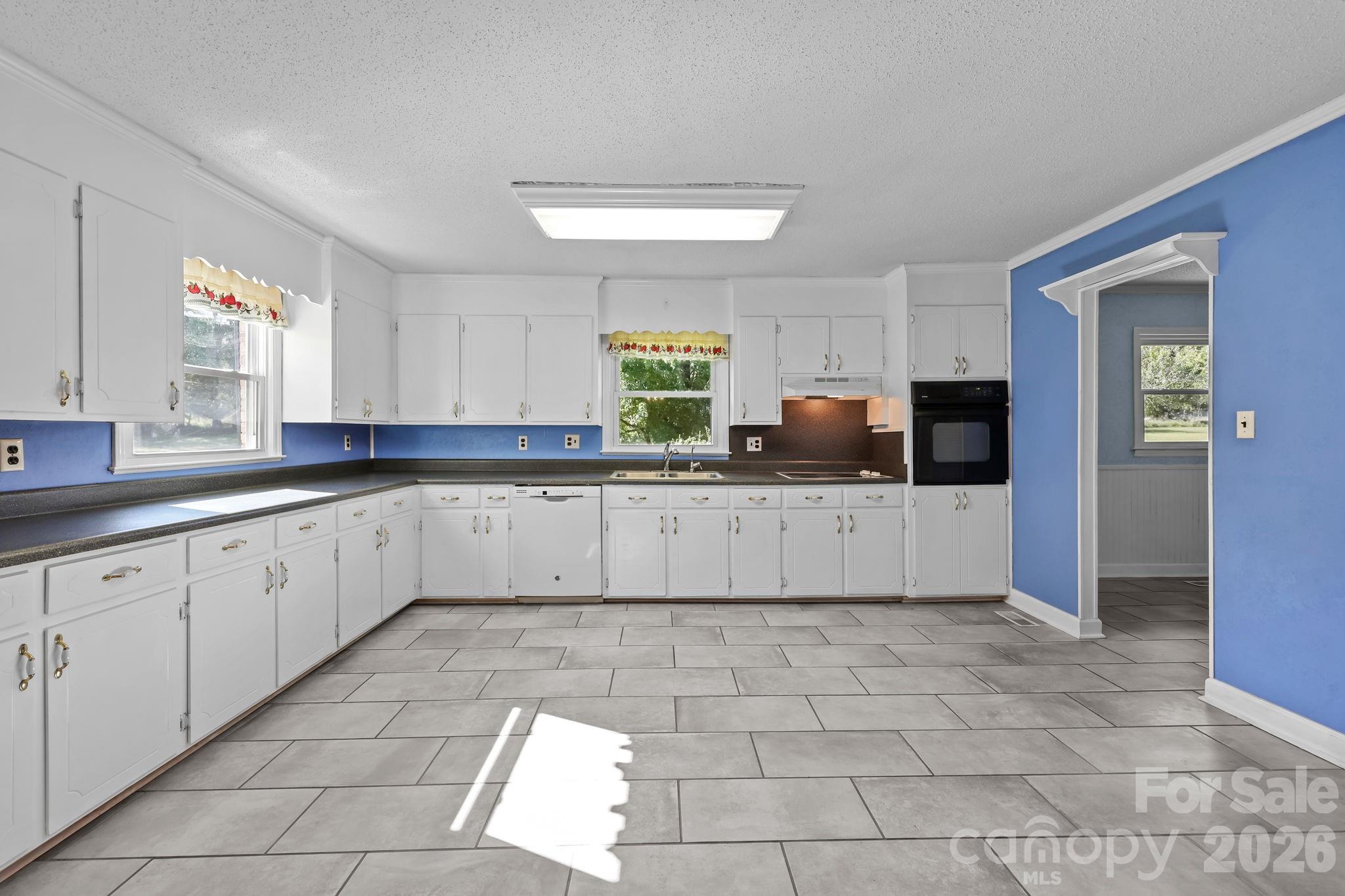 945 Alvin Hough Road Property Photo 12