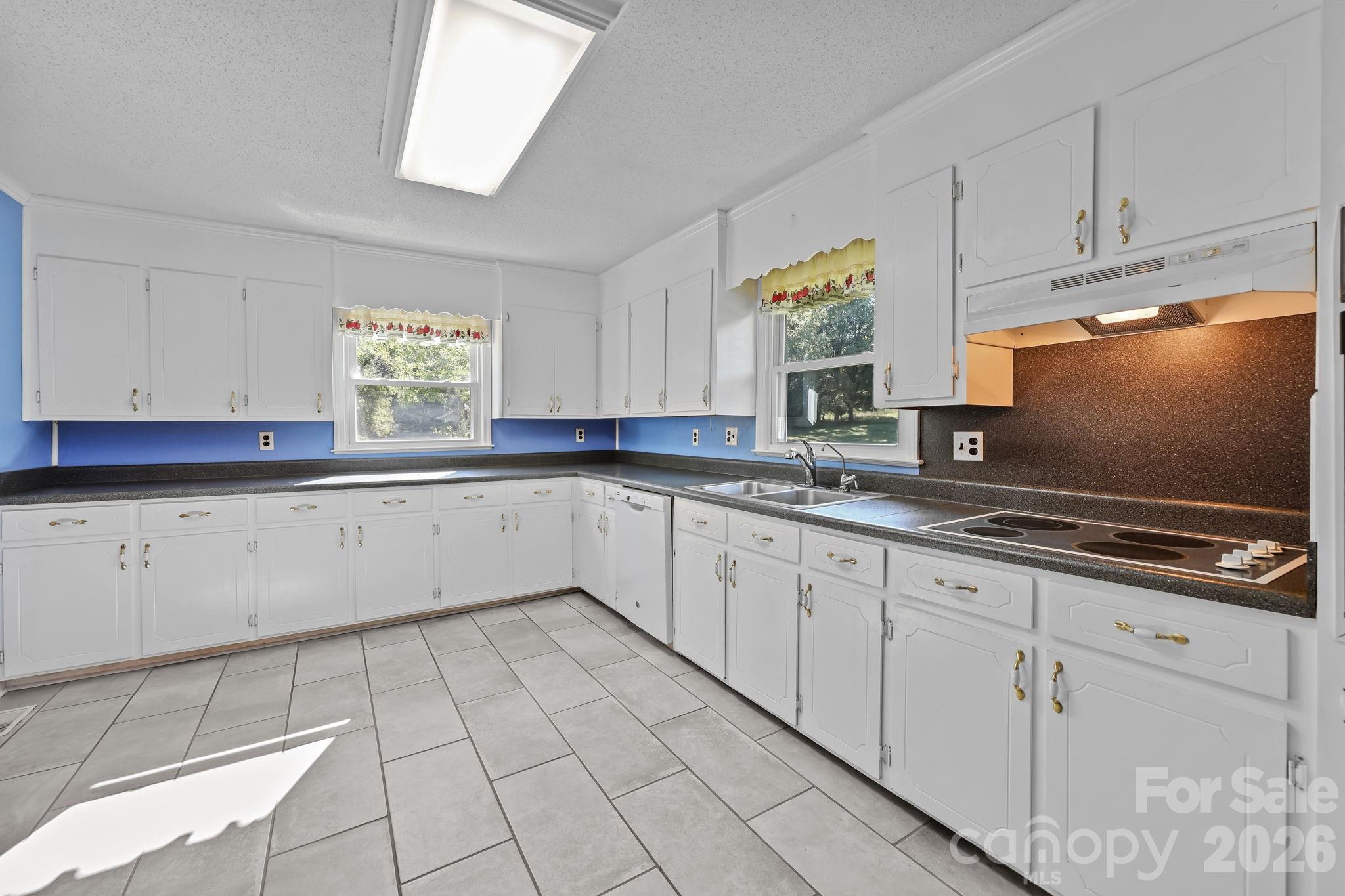 945 Alvin Hough Road Property Photo 13