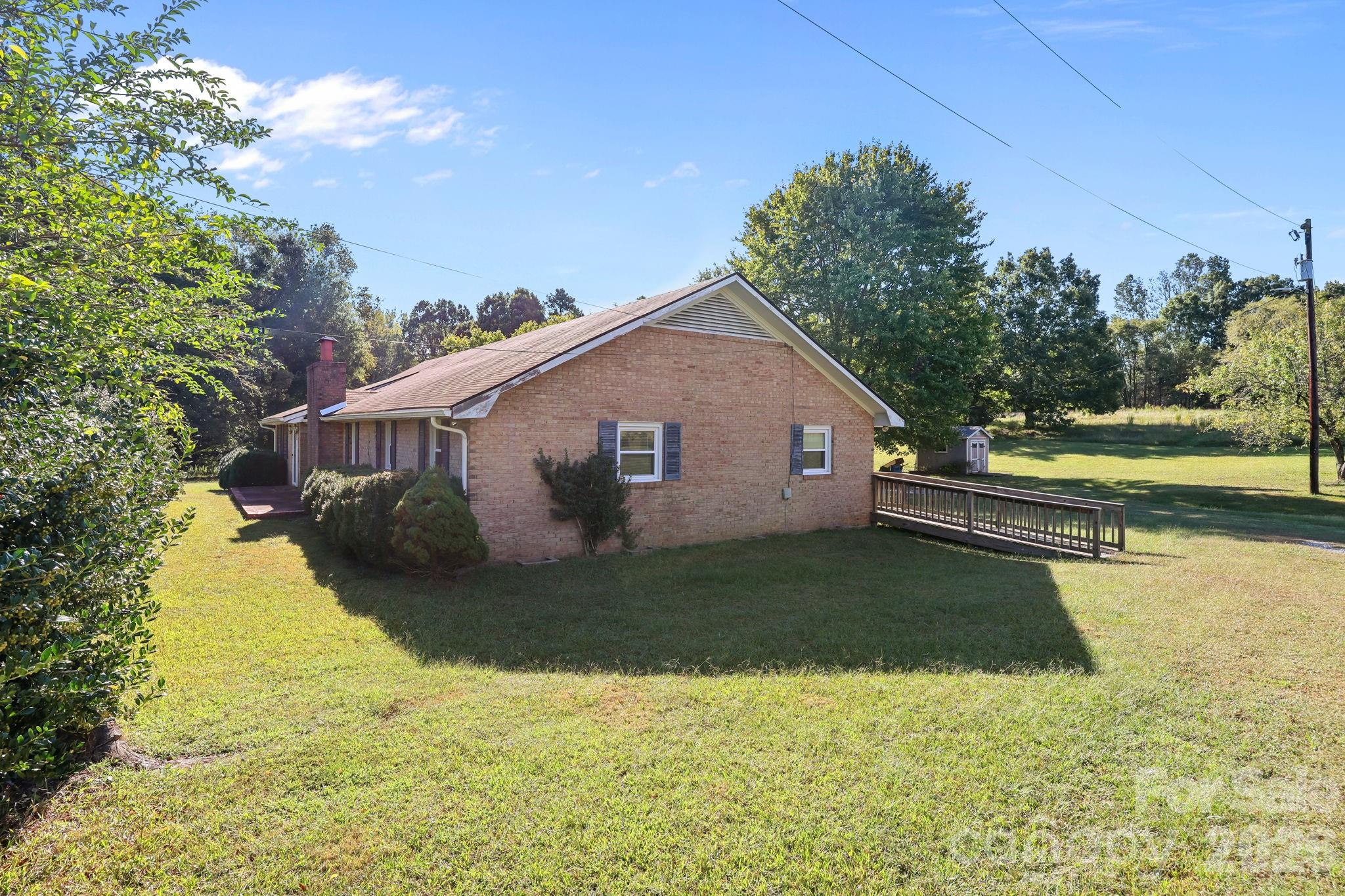 945 Alvin Hough Road Property Photo 24