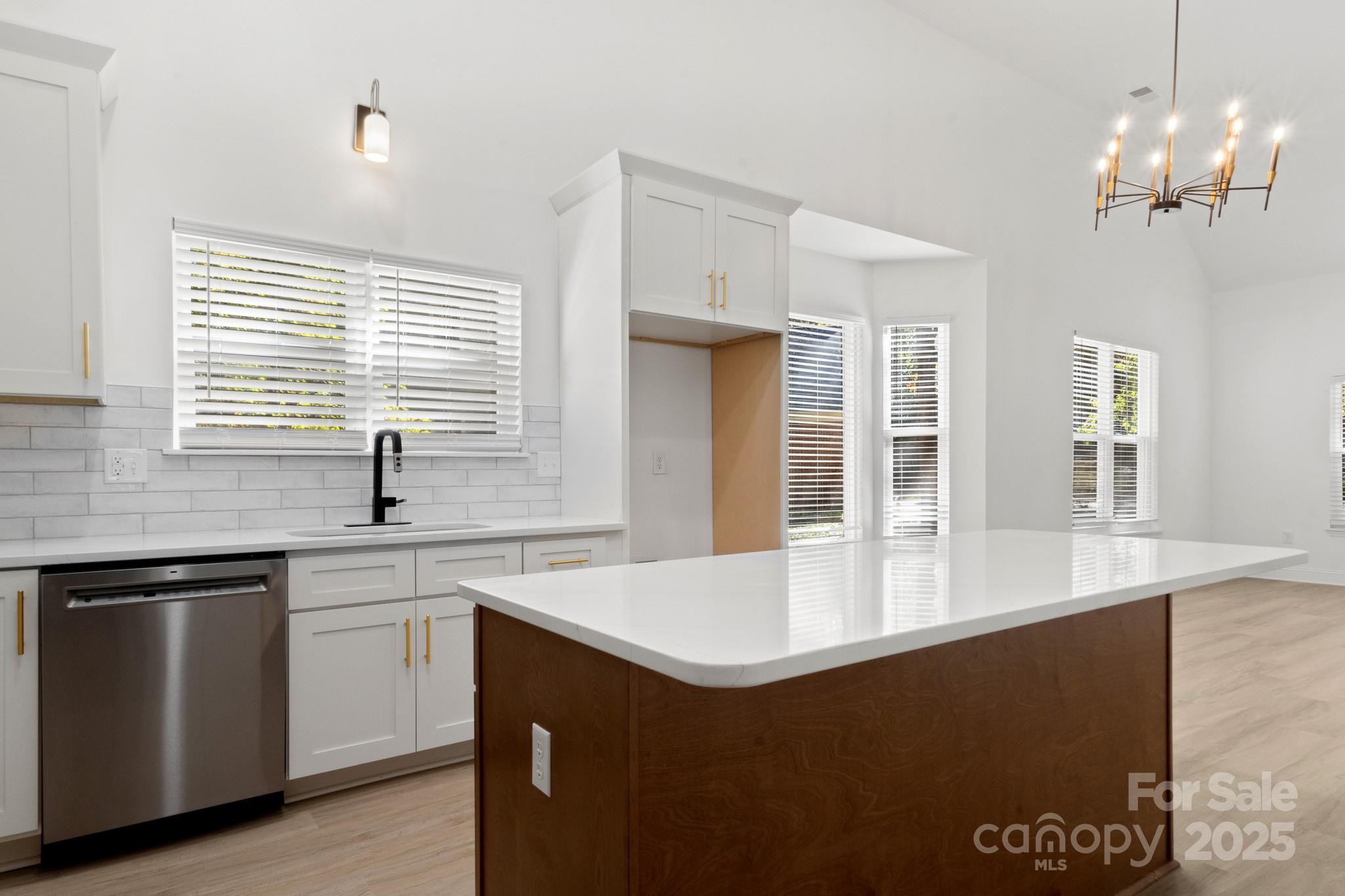 12415 Bluff Meadow Trail Property Photo 10