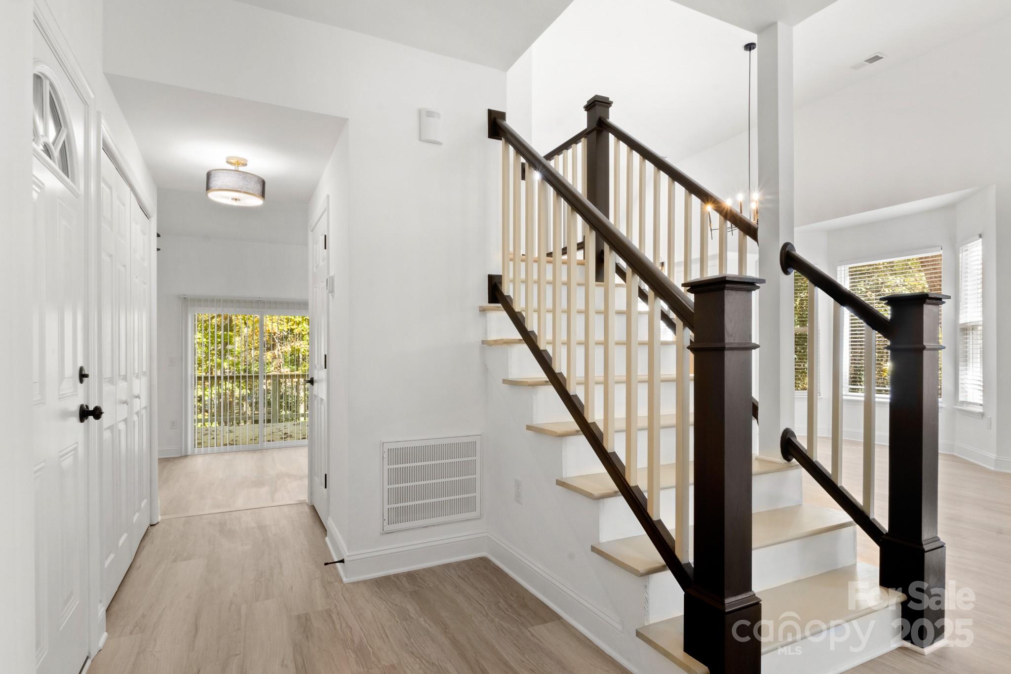 12415 Bluff Meadow Trail Property Photo 24