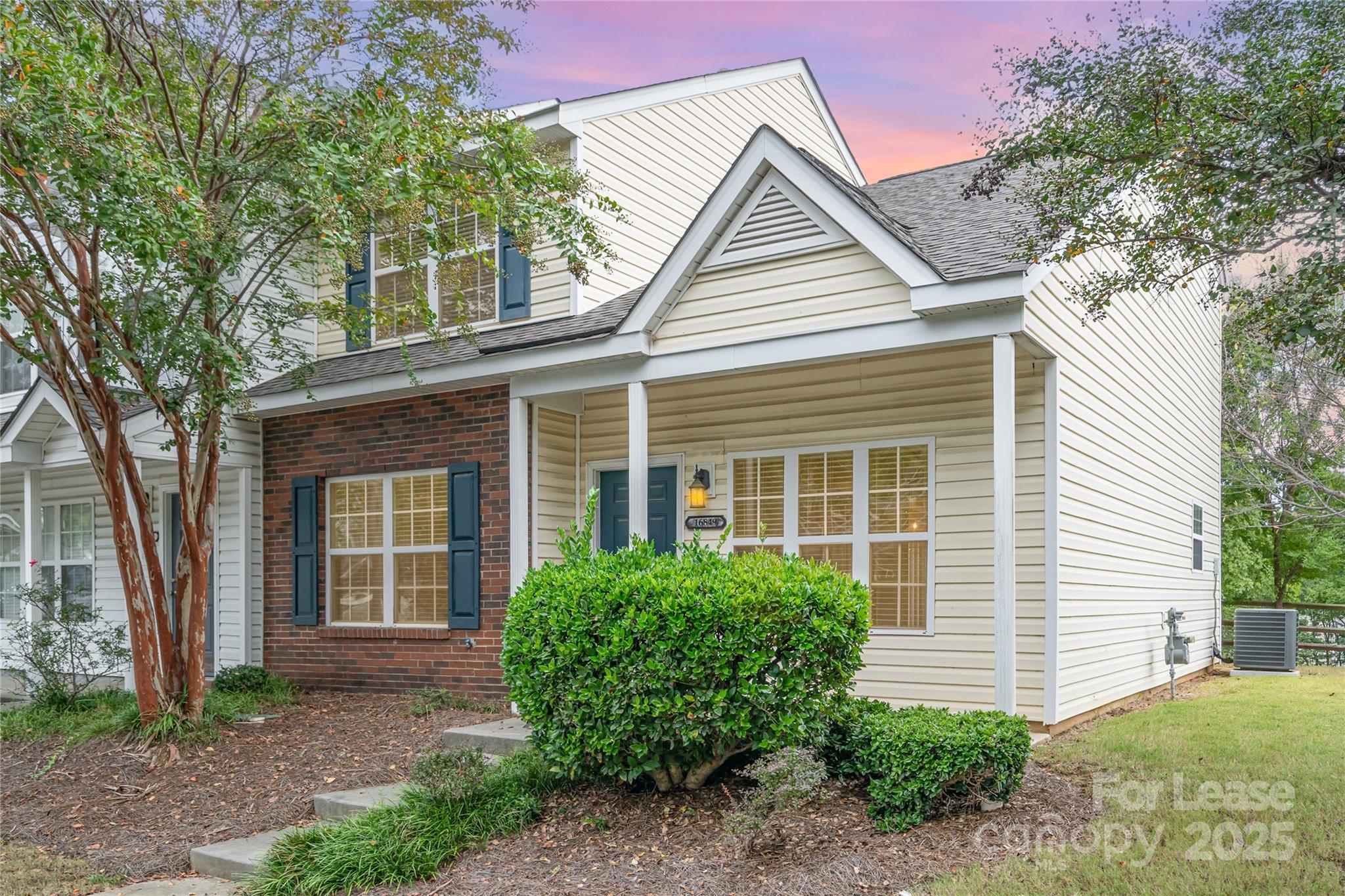 16849 Greenlawn Hills Court Property Photo 3