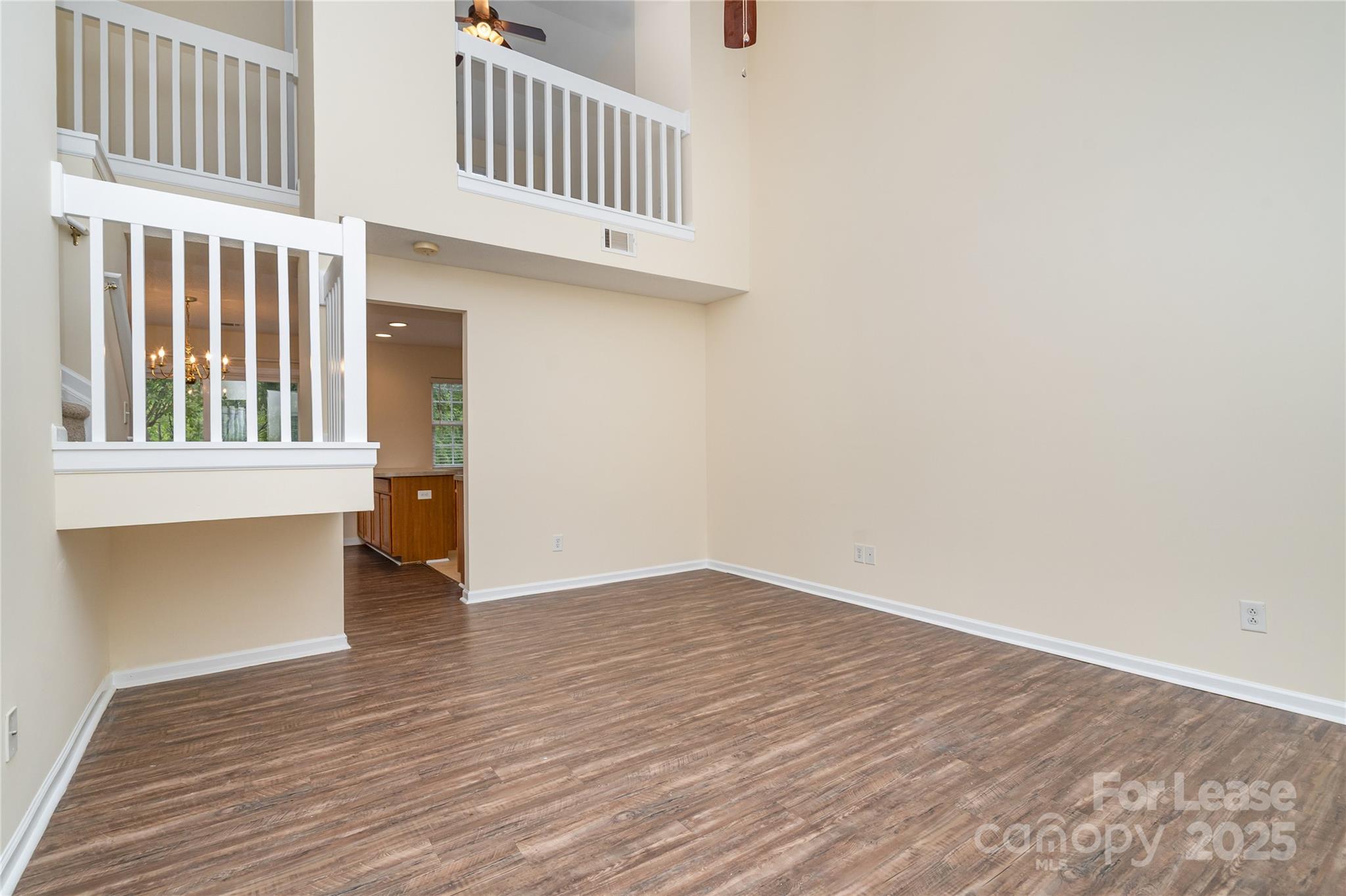 16849 Greenlawn Hills Court Property Photo 7